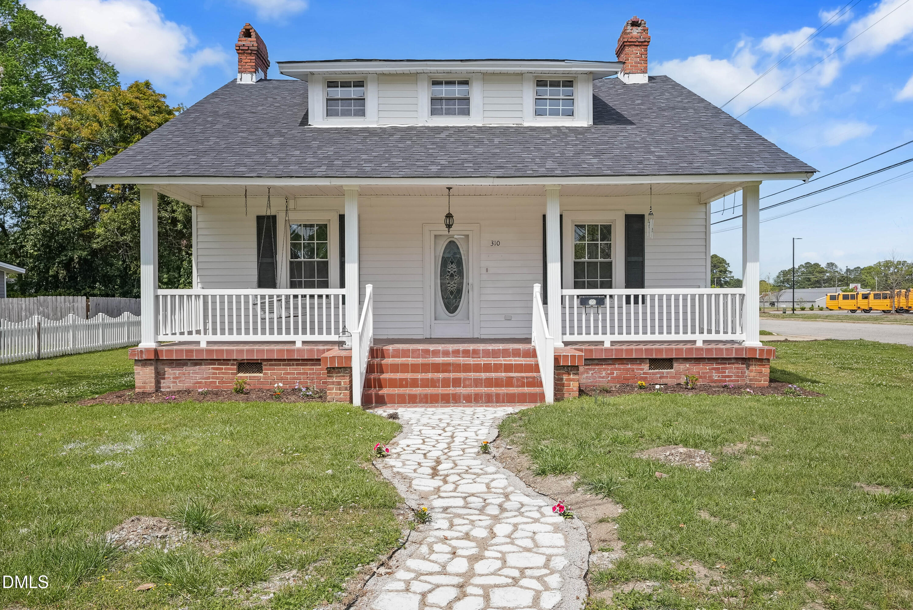 310 E E Street, Erwin, NC 28339 — photo 3