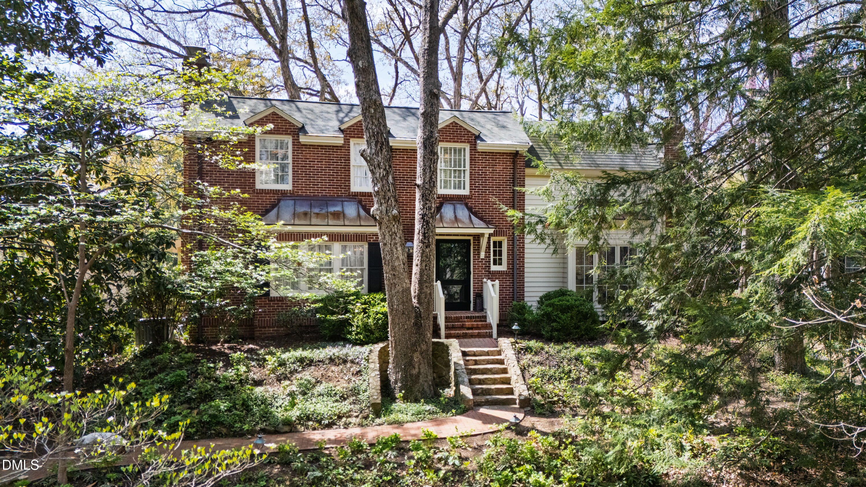 223 Hillcrest Circle — photo