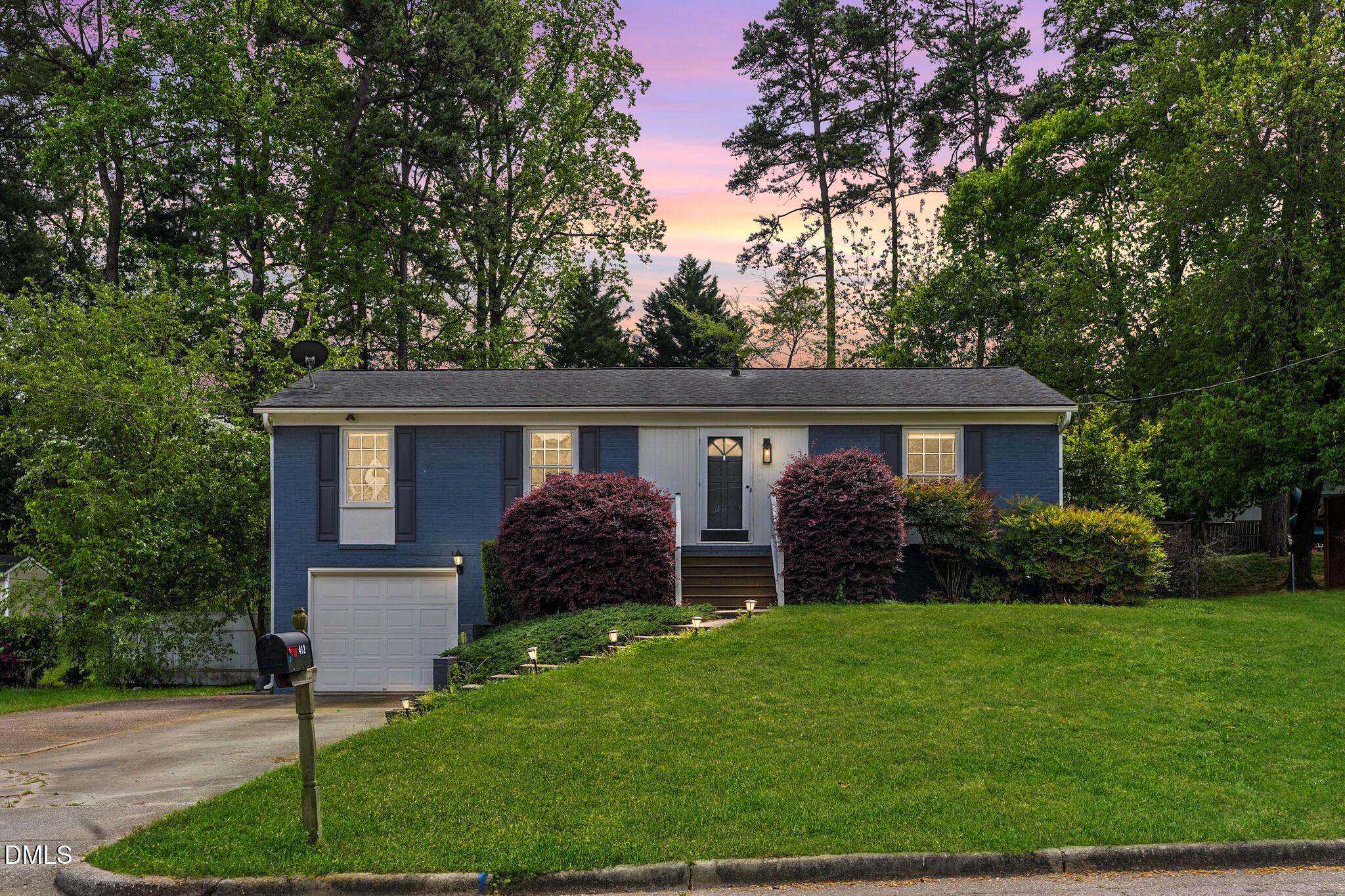 412 Pinecroft Drive — photo