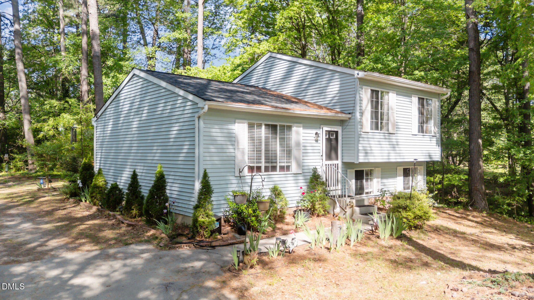 320 Bainbridge Circle — photo