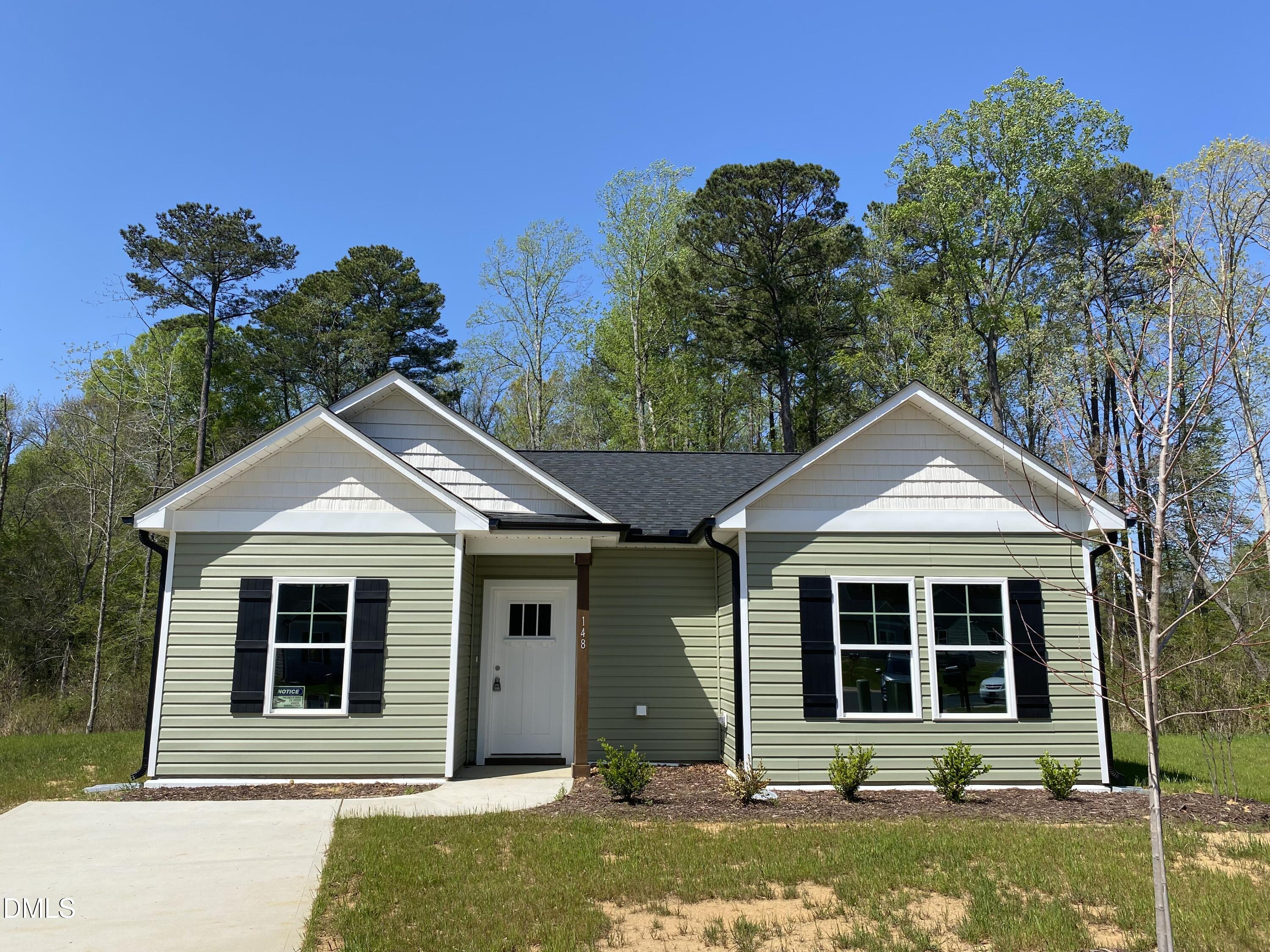 148 Ambergate Court — photo