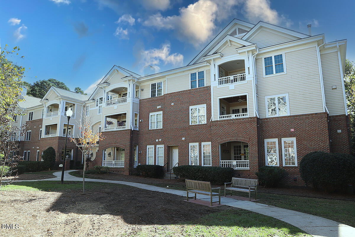 100 Northbrook Drive 207 — photo