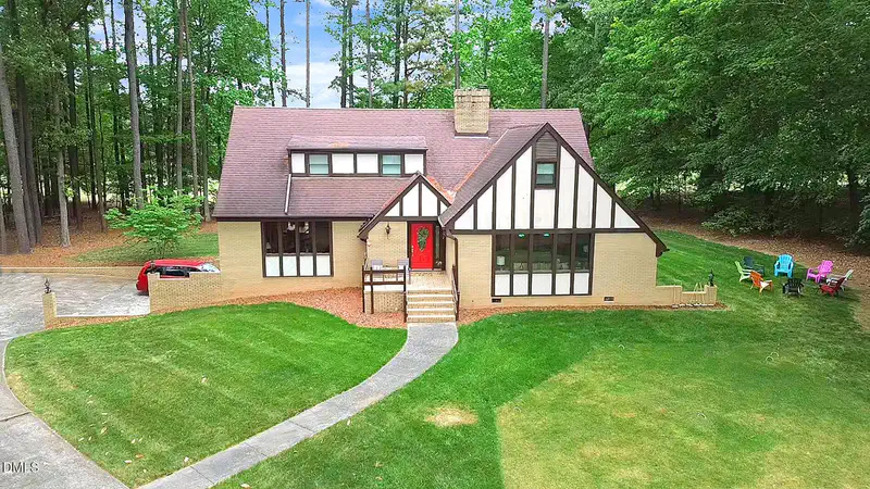 342 Country Club Drive — photo