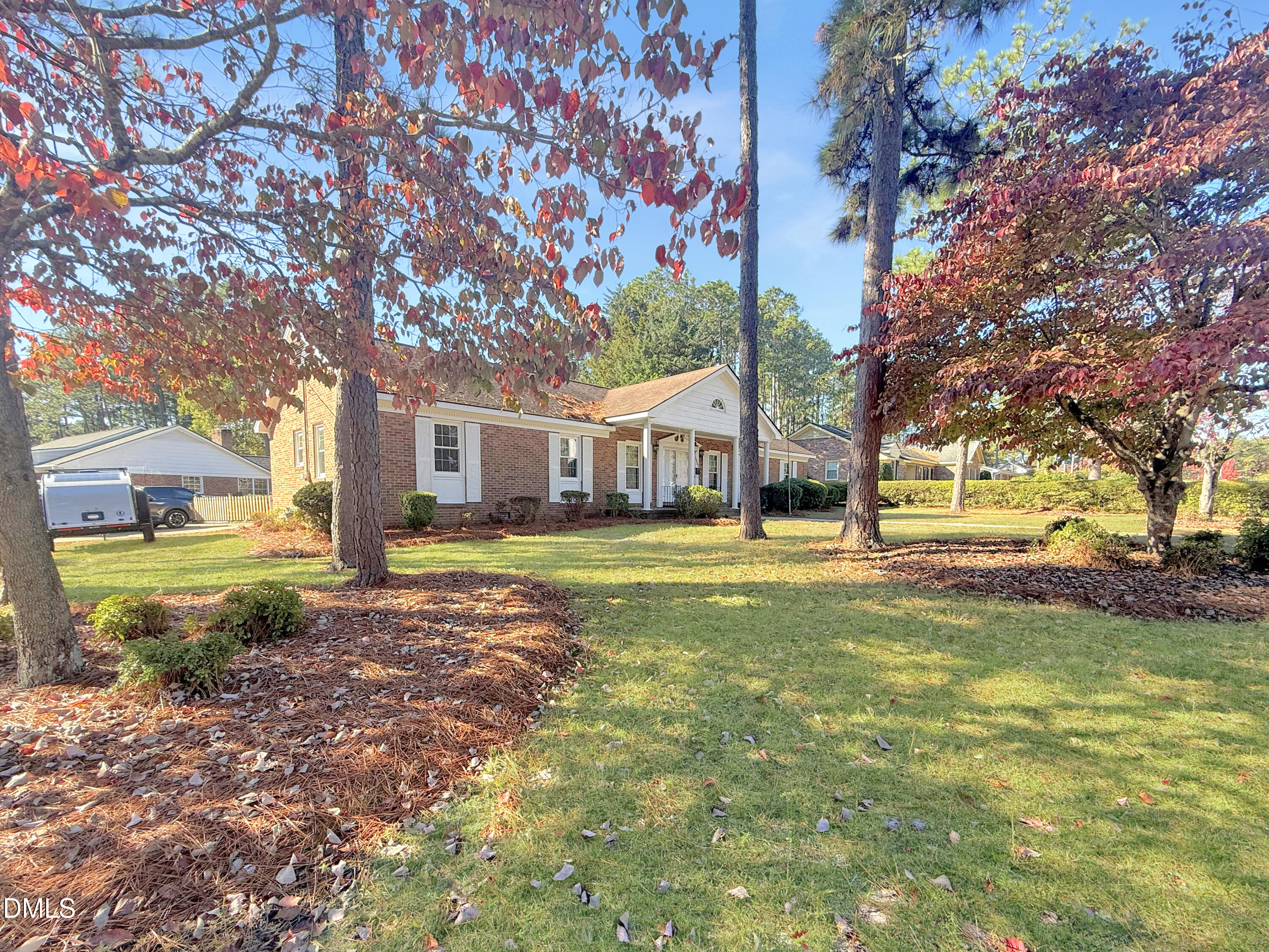 1668 Banbury Drive — photo