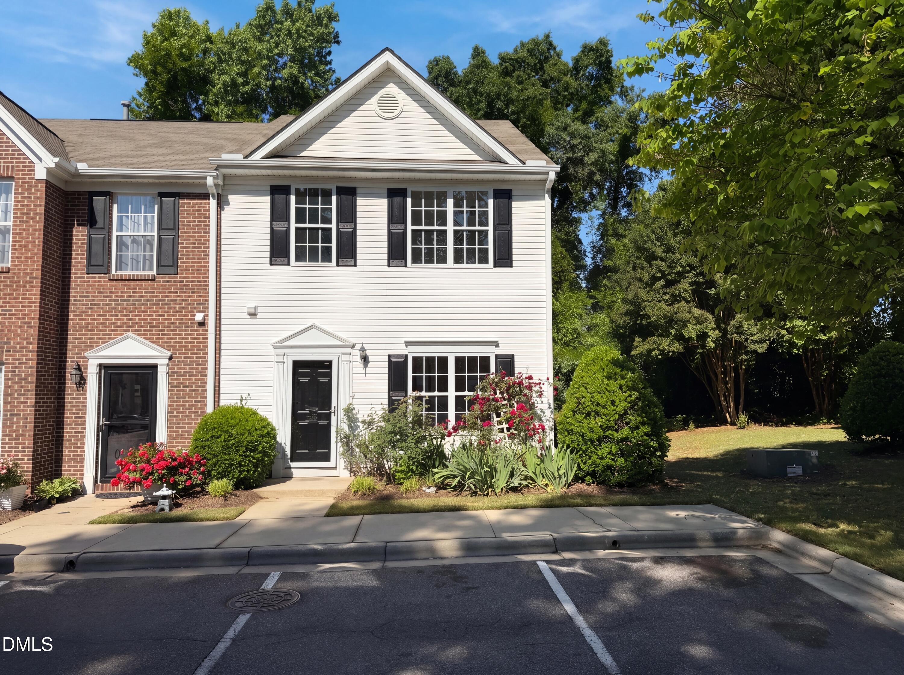 43 Edgebrook Circle — photo