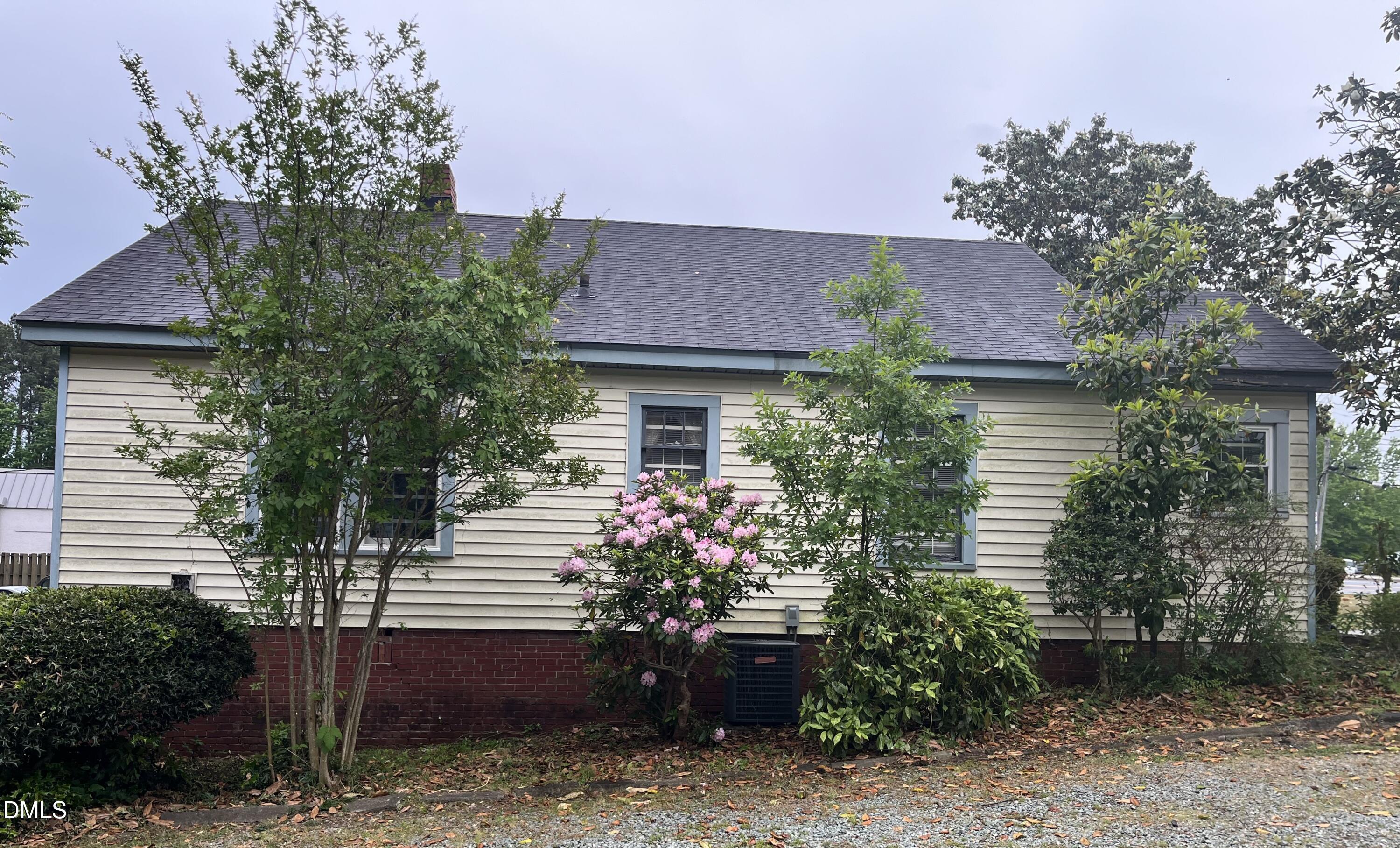 2715 Chapel Hill Road — photo