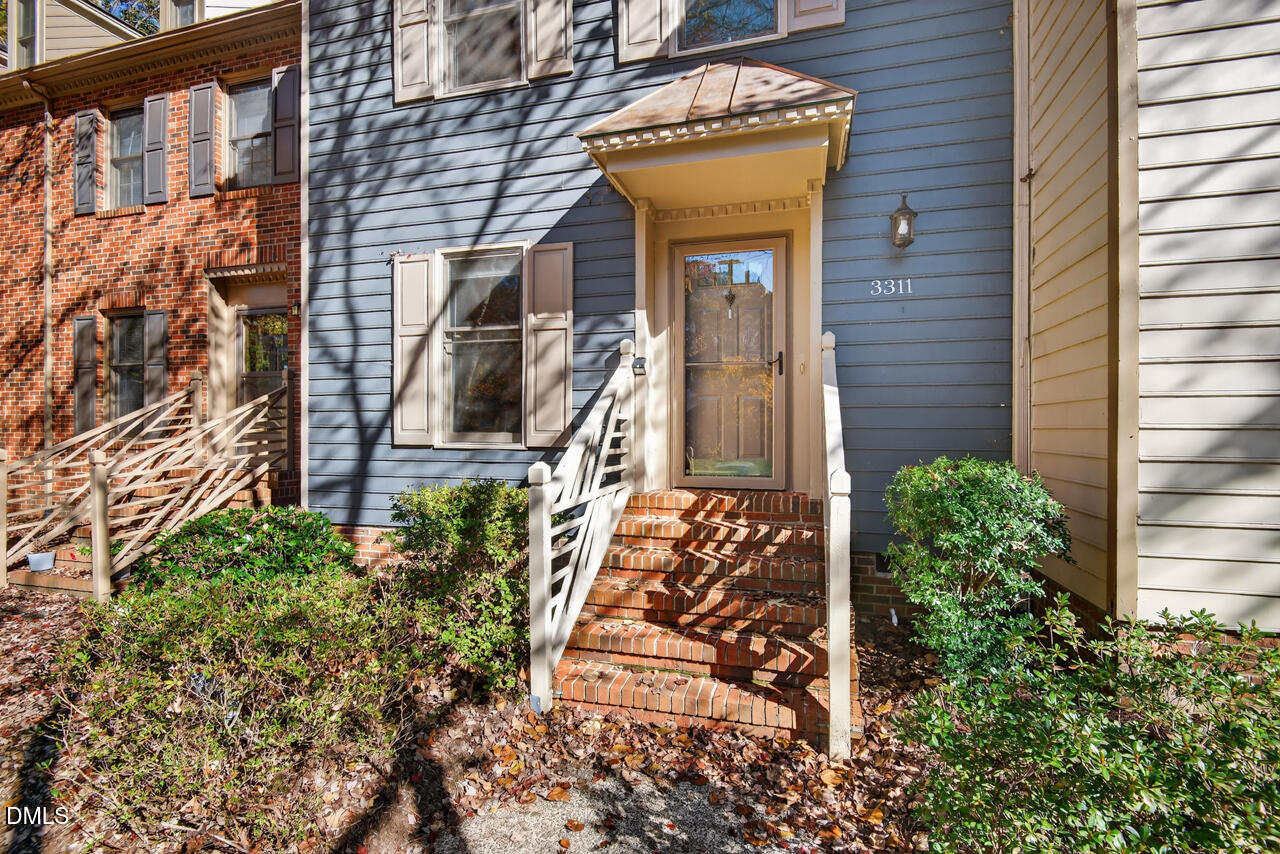 3311 Coachmans Way — photo