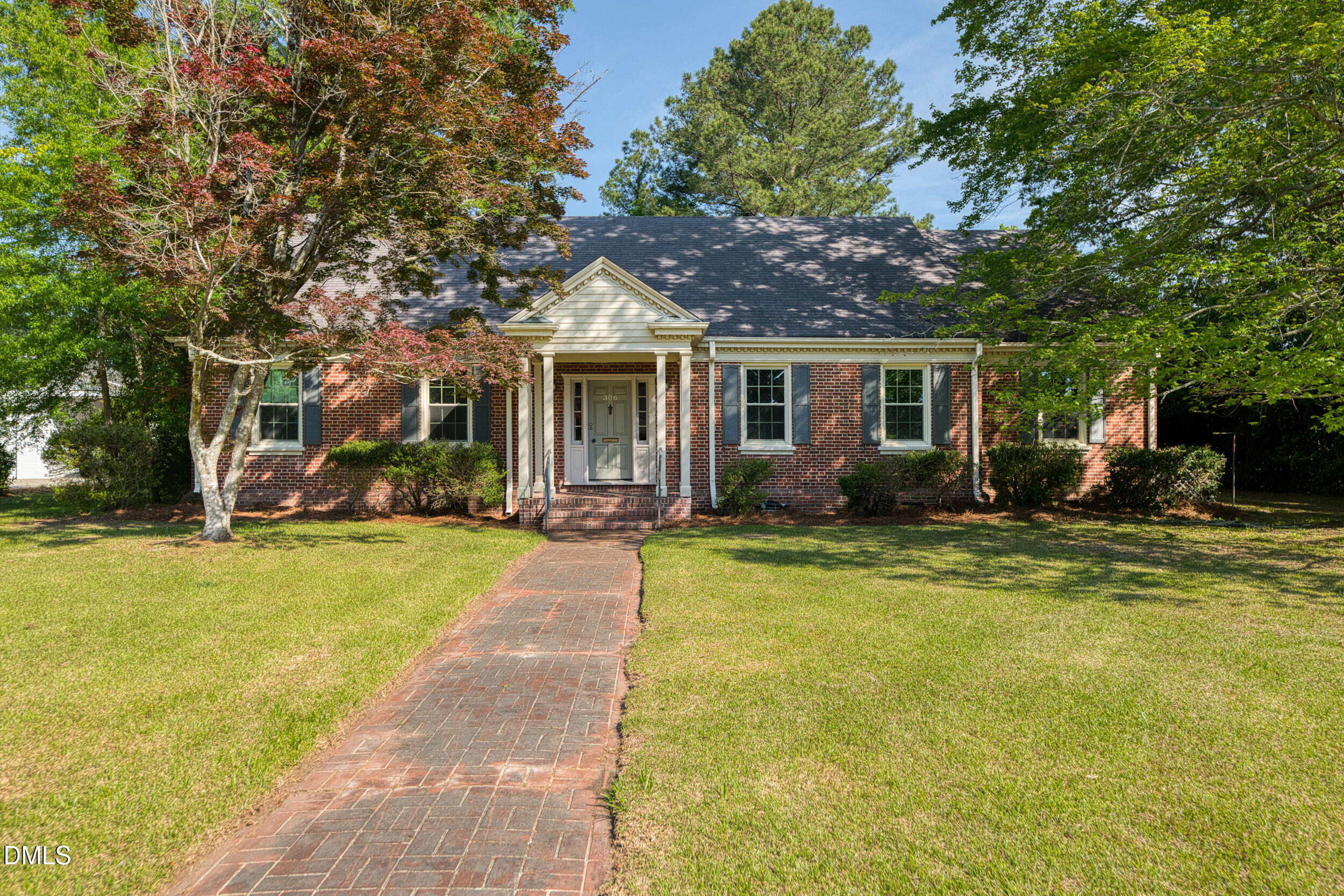 306 S Howard Circle — photo