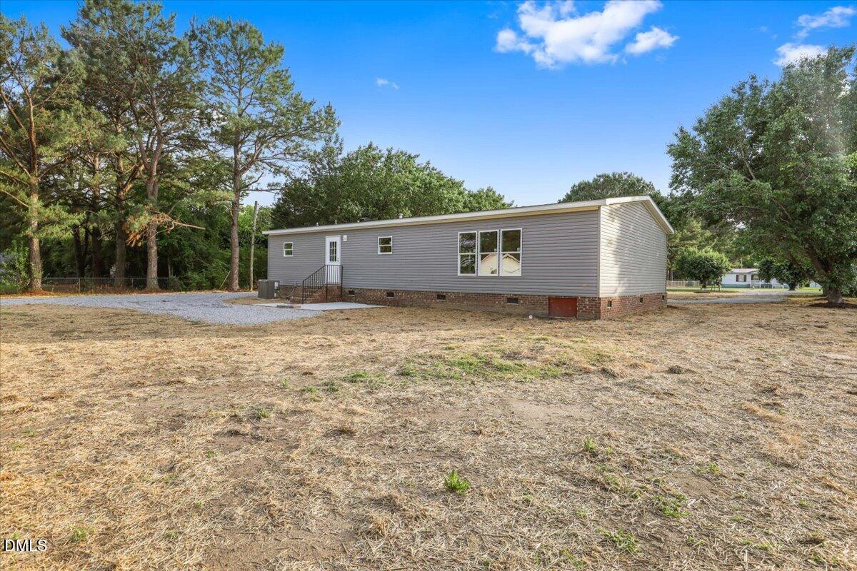 5737 Lloyd Road — photo
