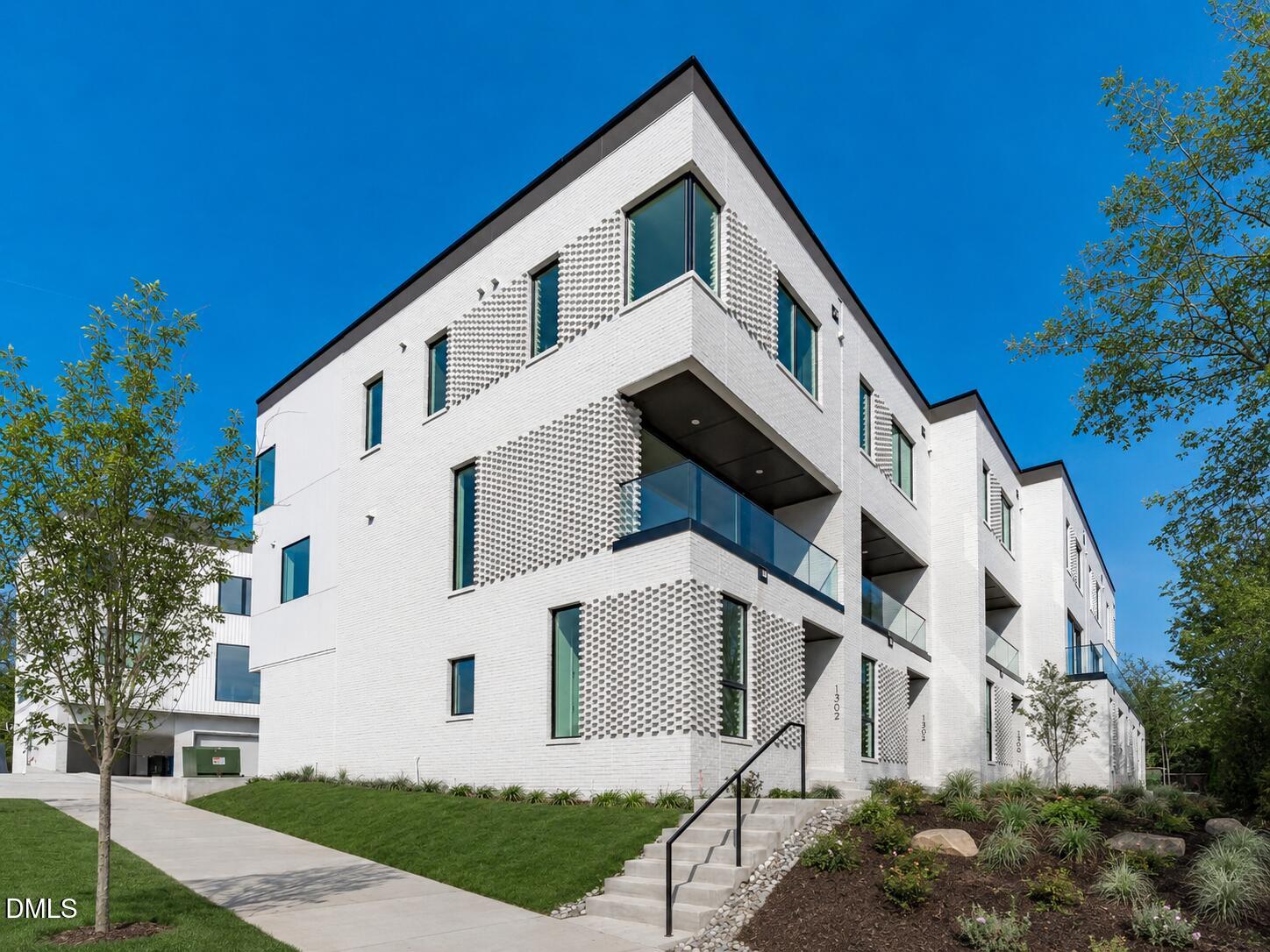 1302 Chamblee Hill Court — photo