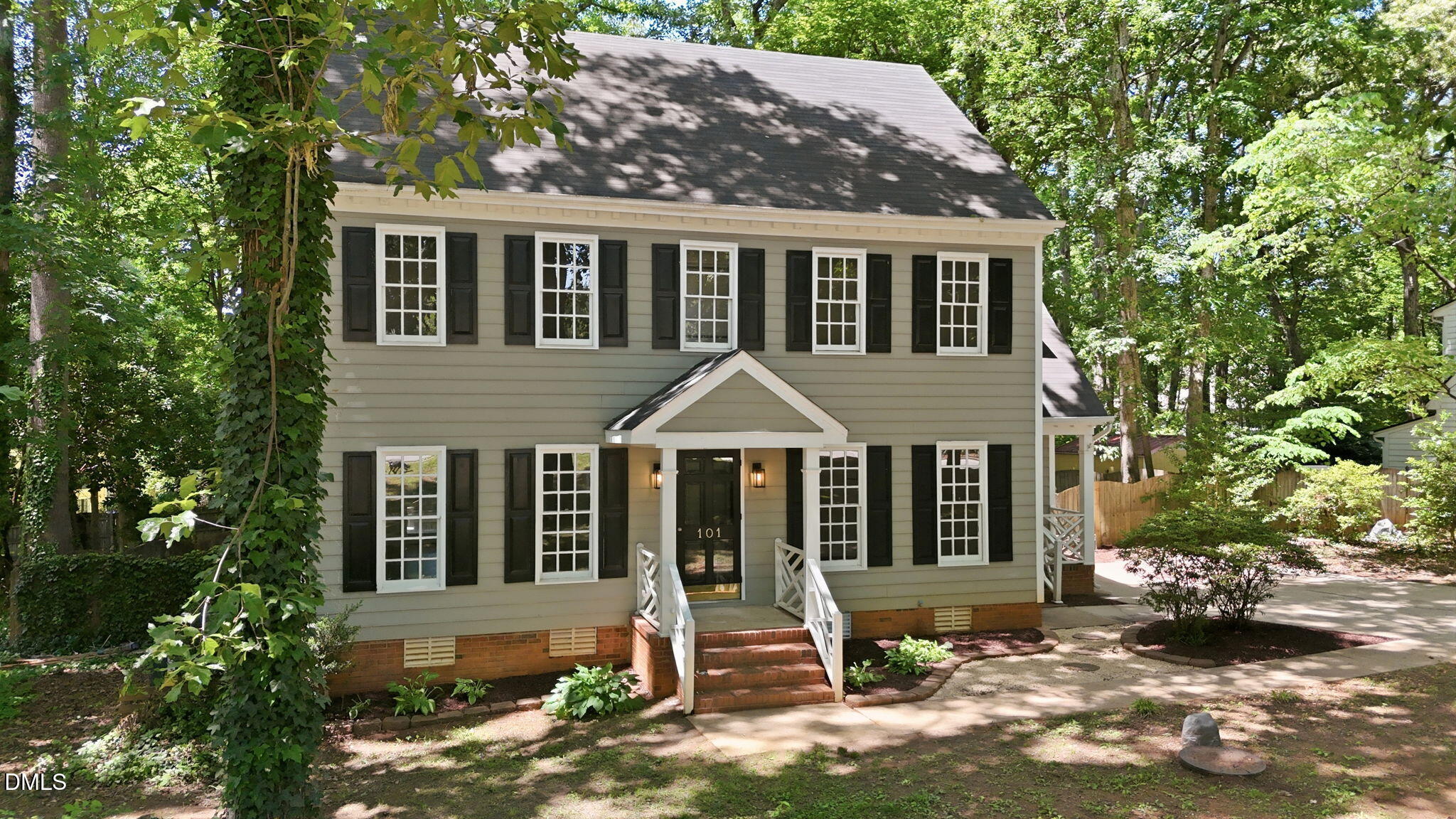 101 Ridgepath Way — photo