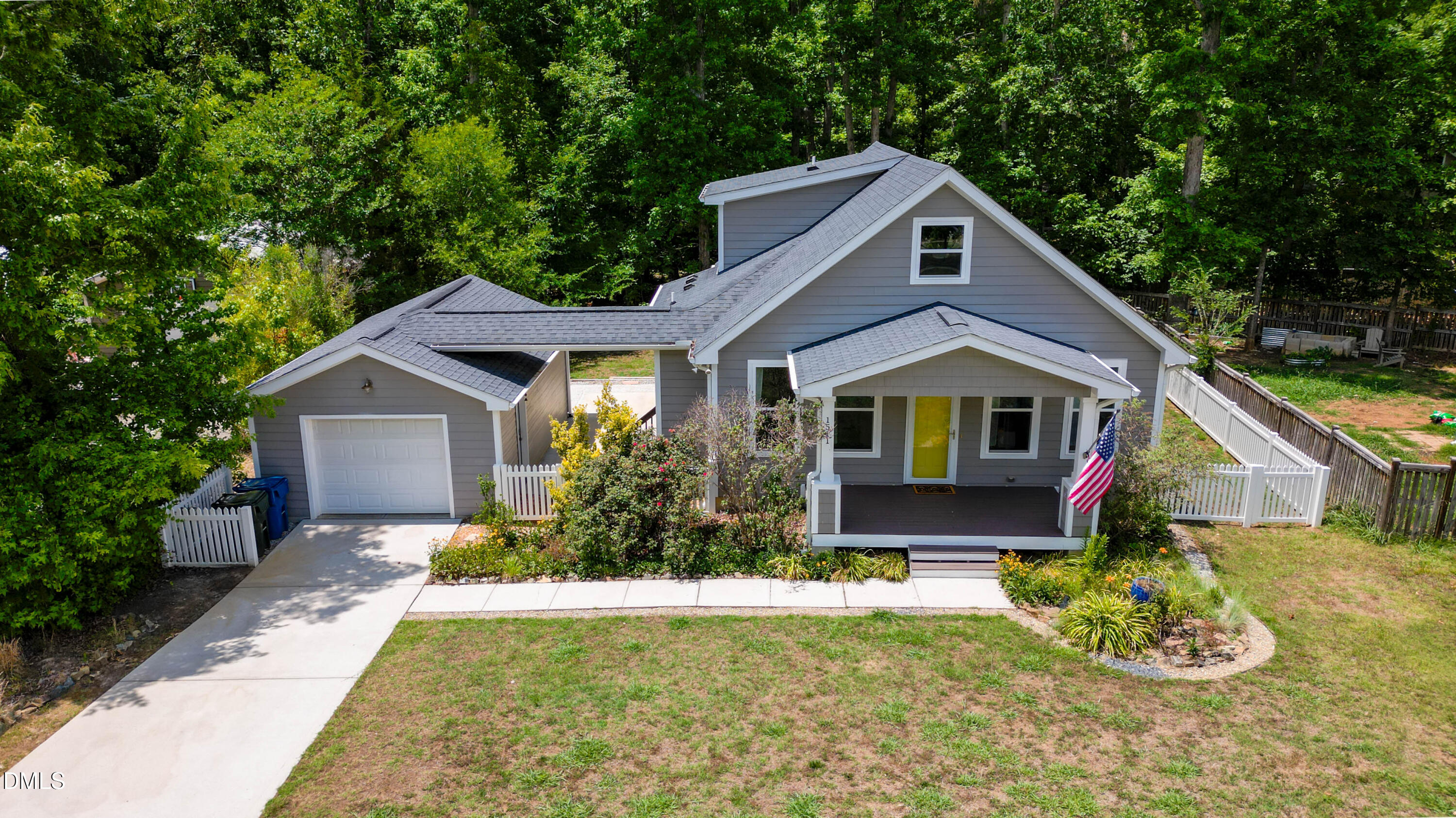 1511 Sassafras Hill Street — photo
