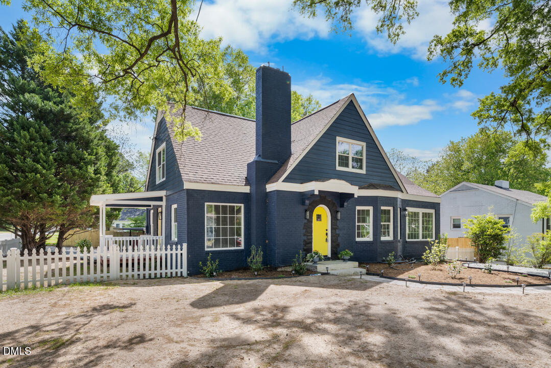 2526 N Roxboro Street — photo