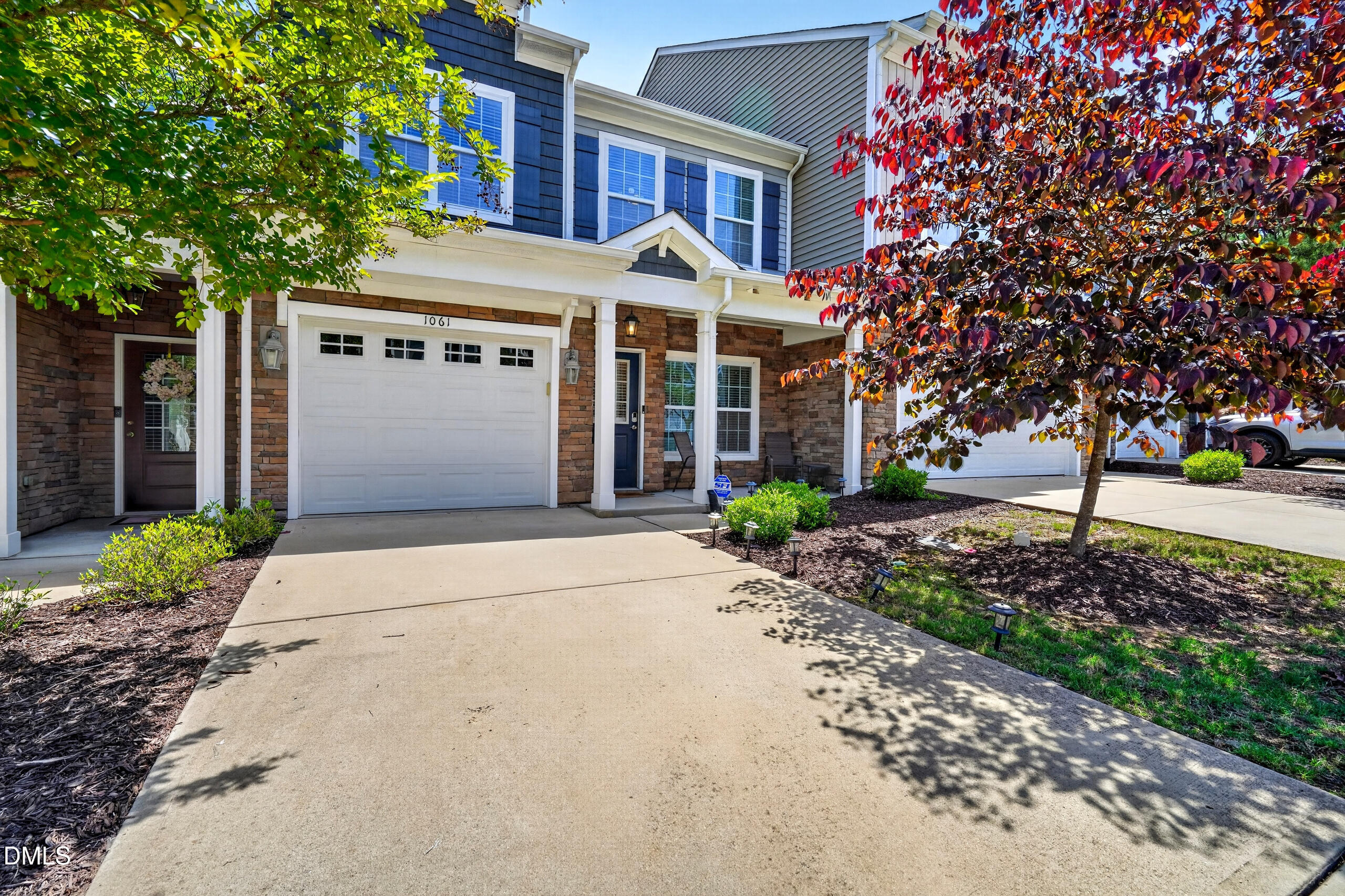 1061 Monmouth Loop — photo