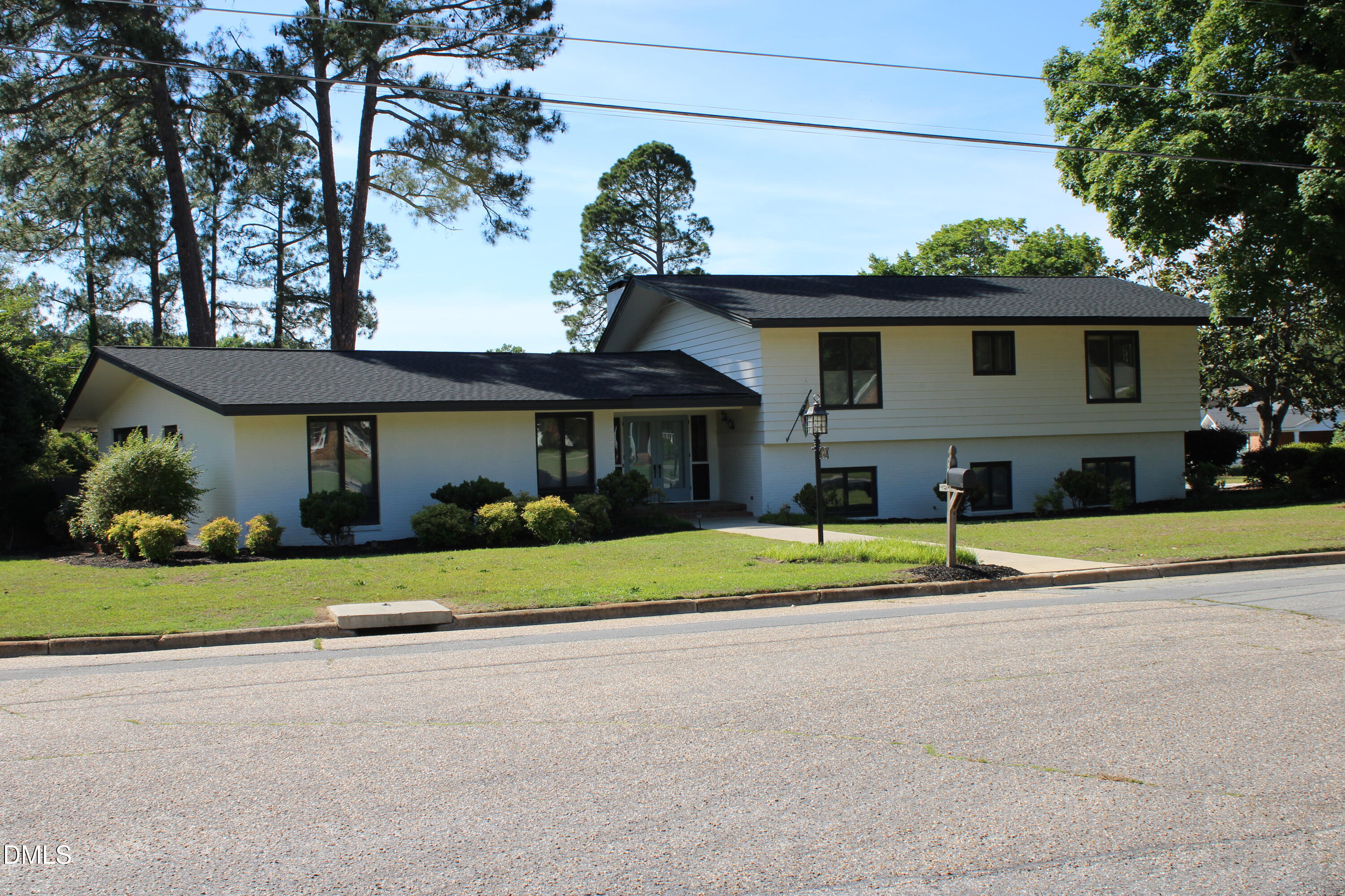 1607 Lakeshore Drive — photo
