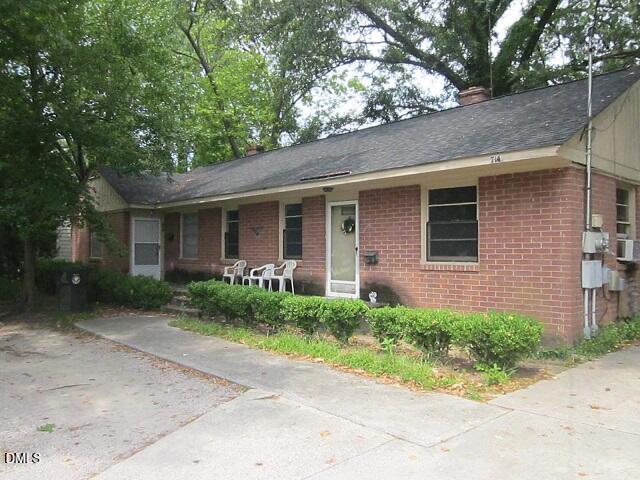 714 Hines Street W — photo