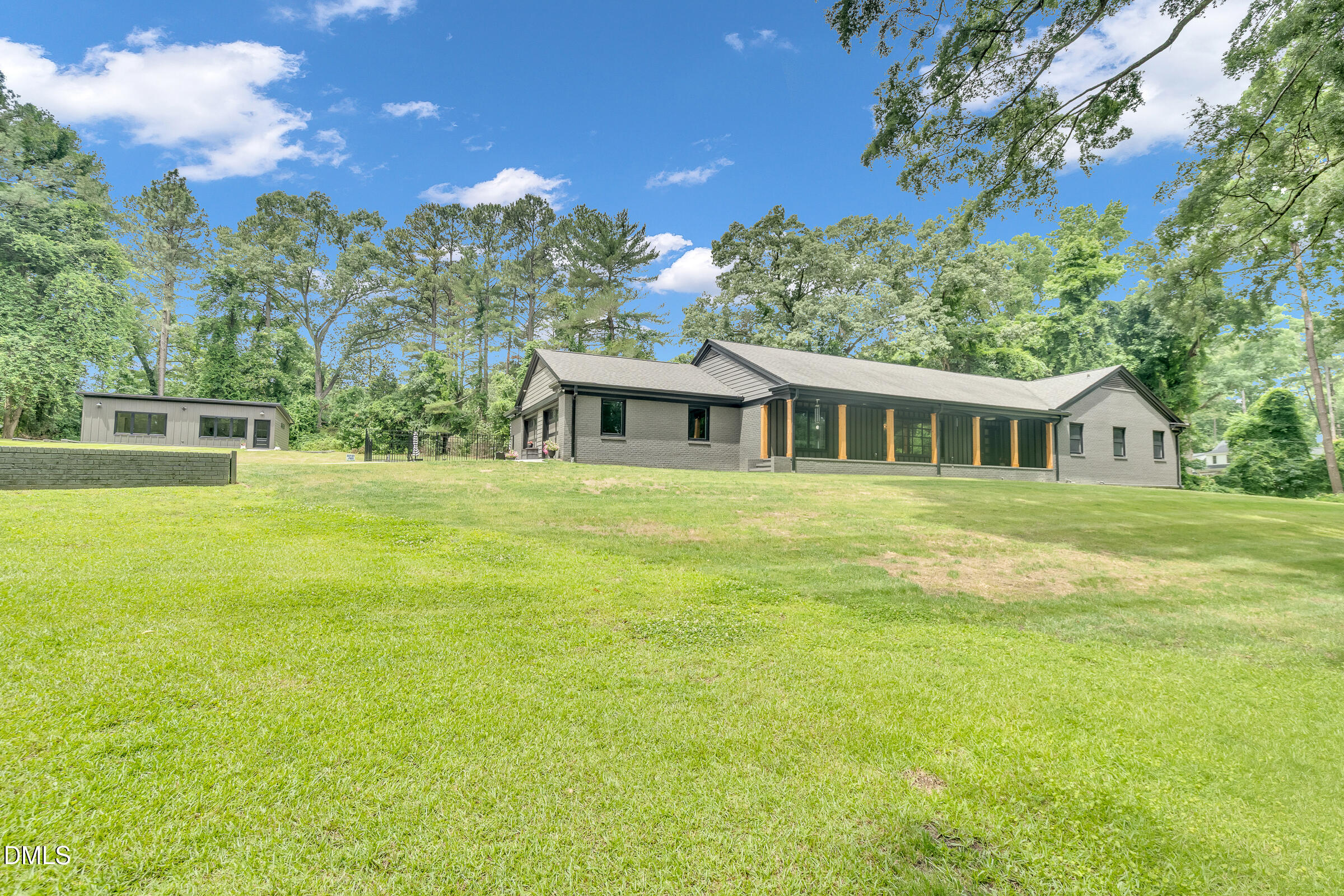 208 Reynolds Drive — photo