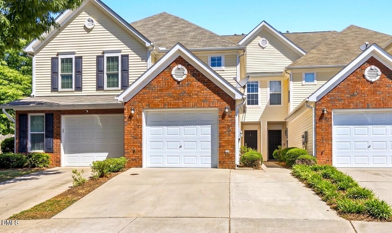 2607 Hamlet Green Drive — photo