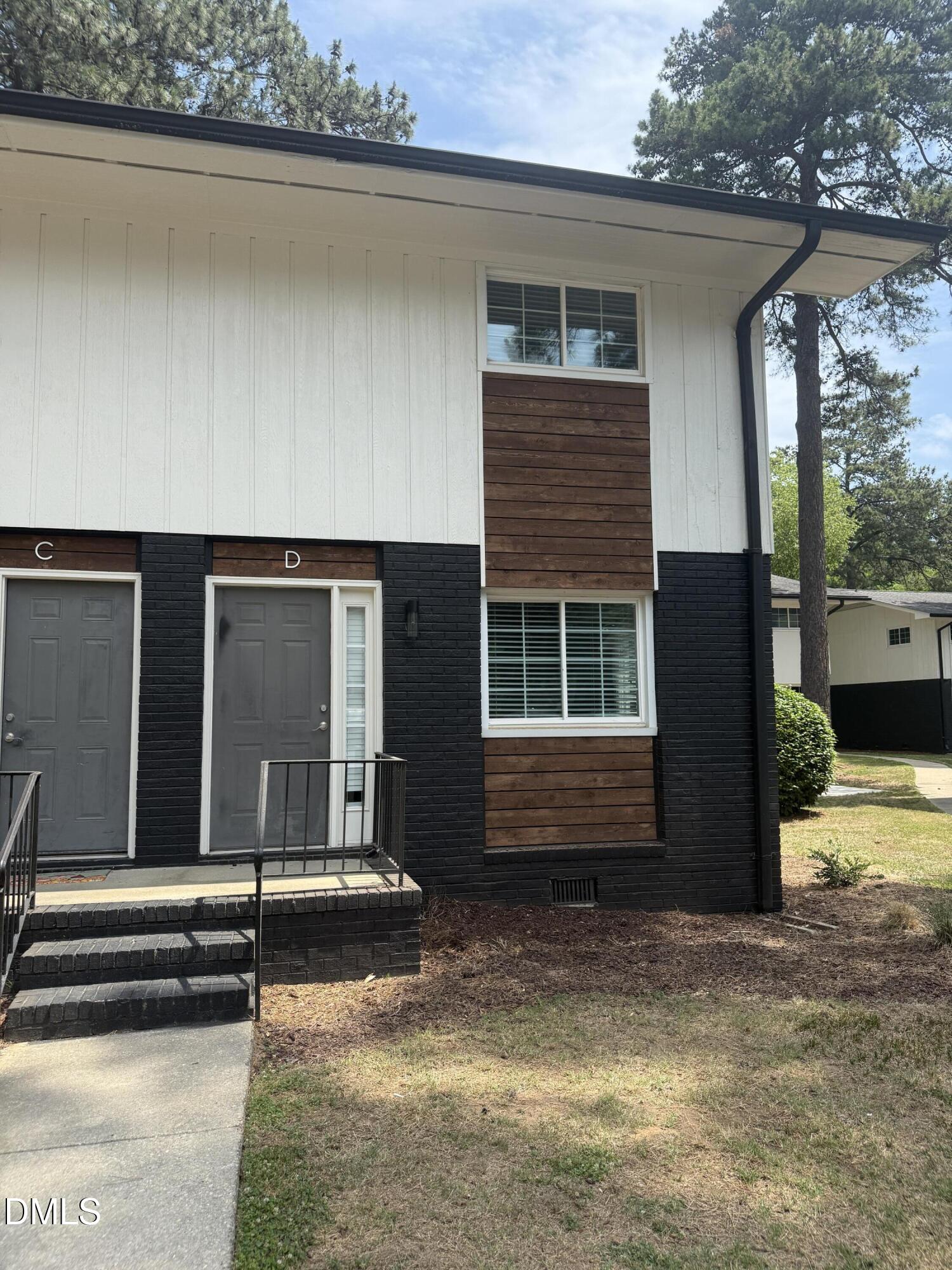 2616 Noble Road D — photo
