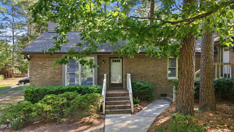 300 W Woodcroft Parkway Apt 26a — photo
