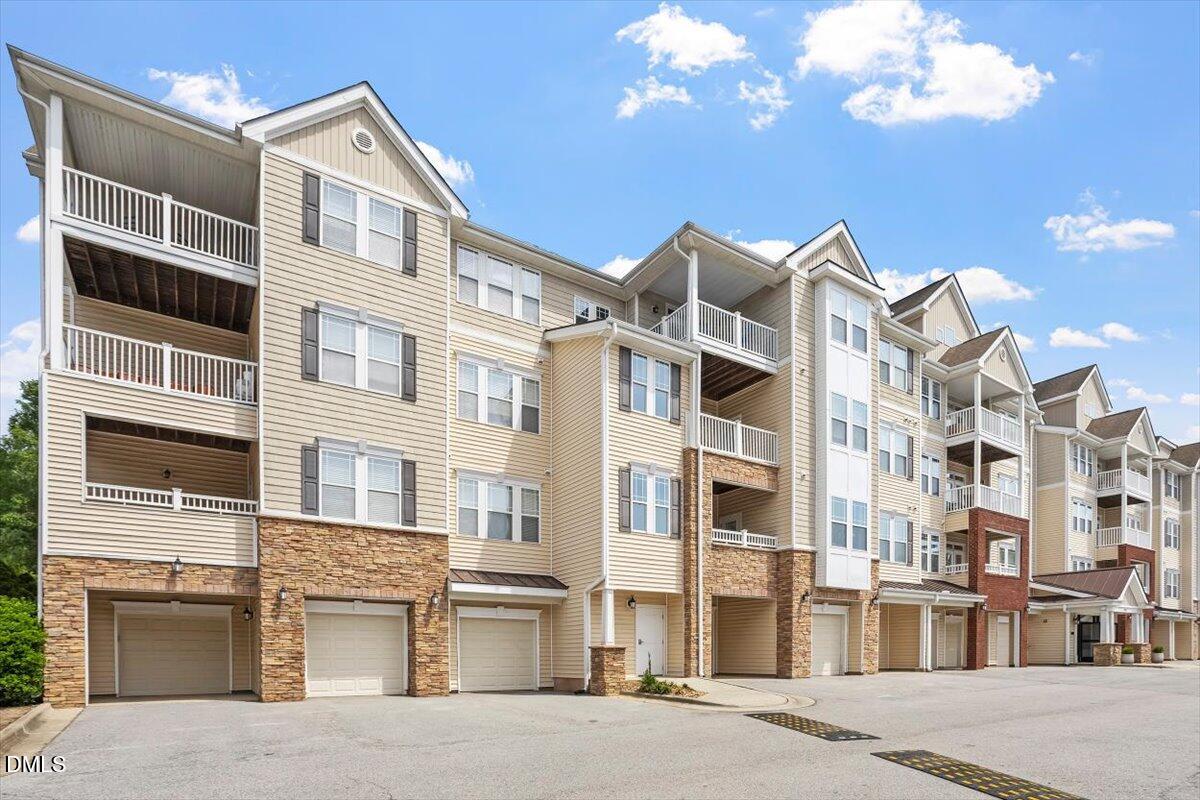 1401 Coopershill Drive 206 — photo