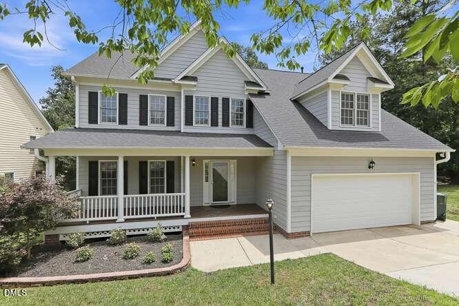 401 Peachtree Point Court — photo