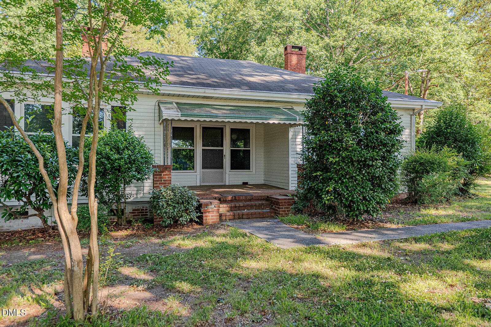6119 N Roxboro Road — photo