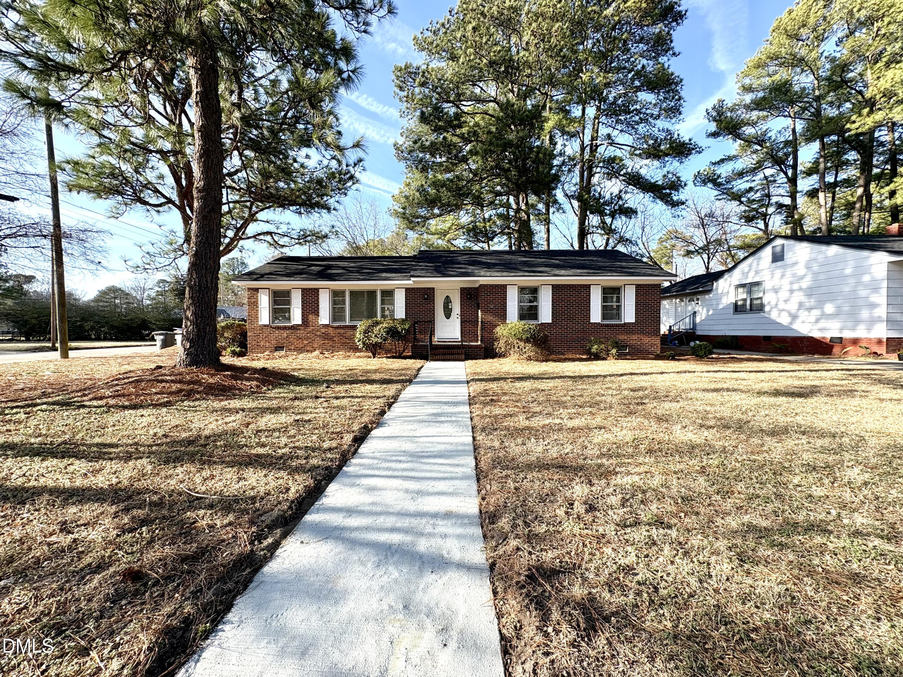 900 Shepard Drive — photo