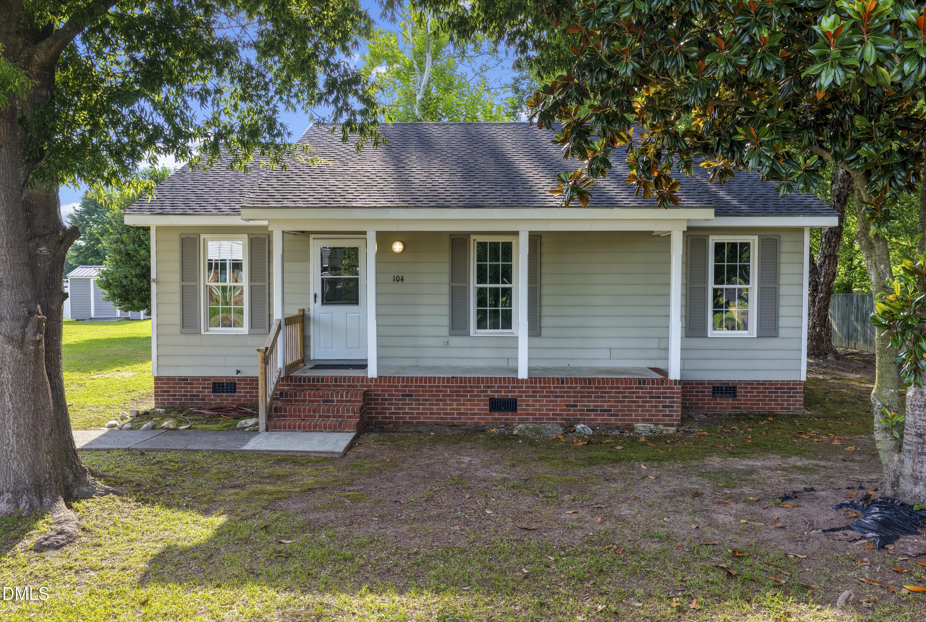 104 Sunset Drive — photo