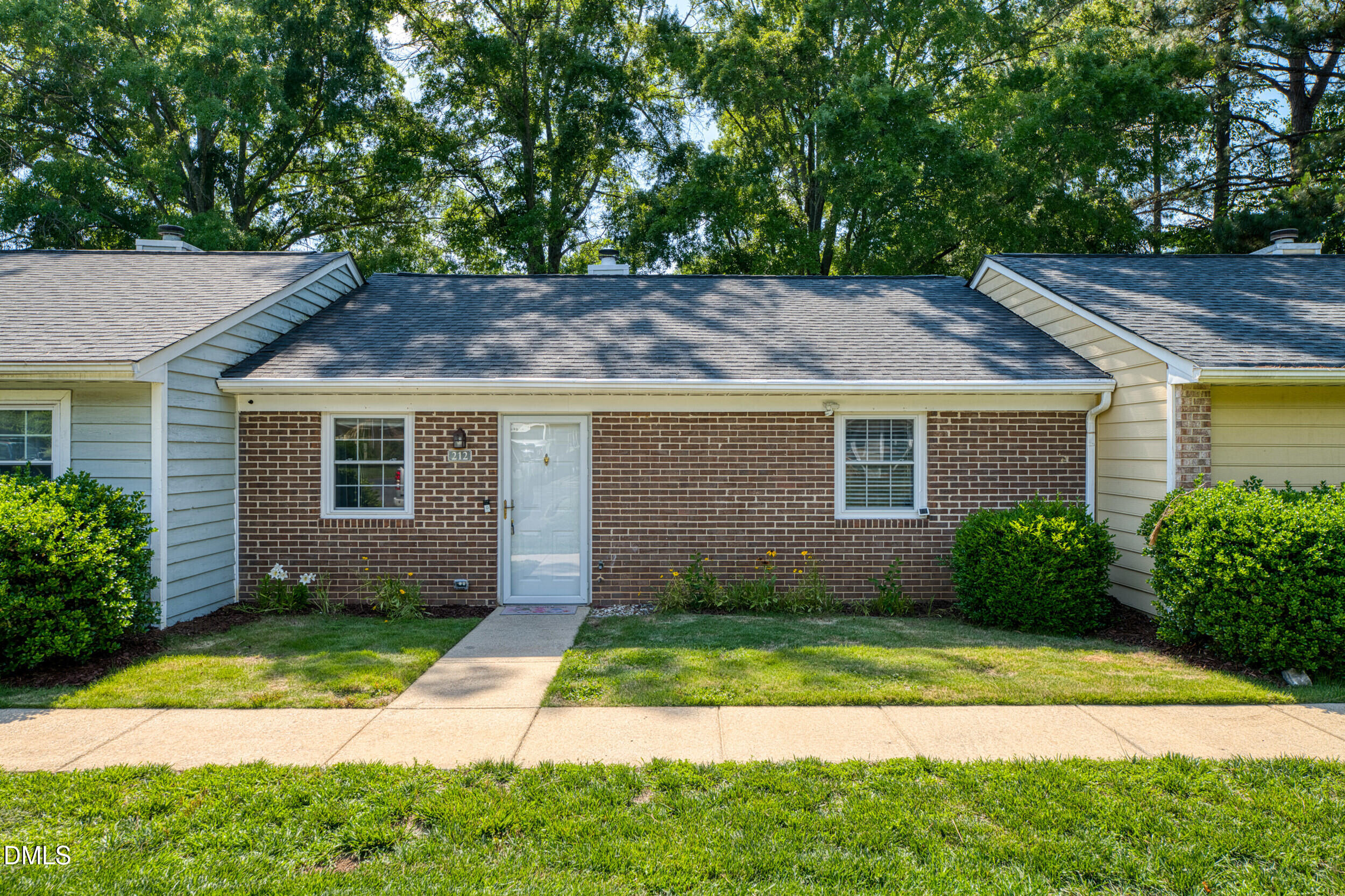 212 Kentucky Drive — photo