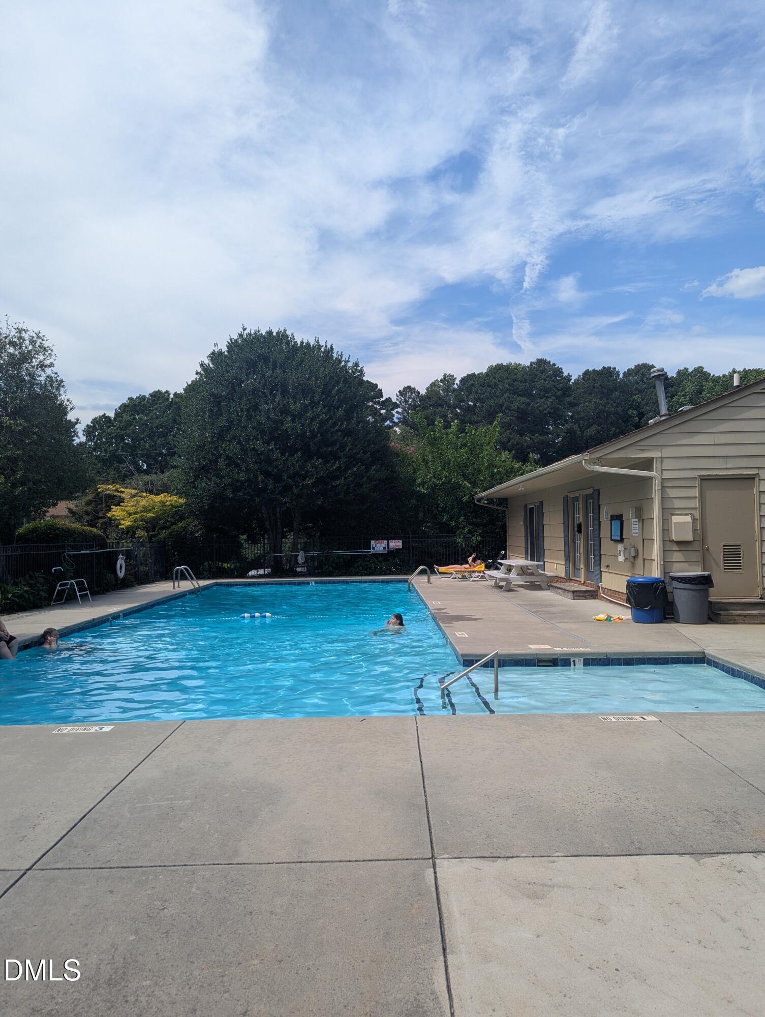 4810 Blue Bird Court E — photo