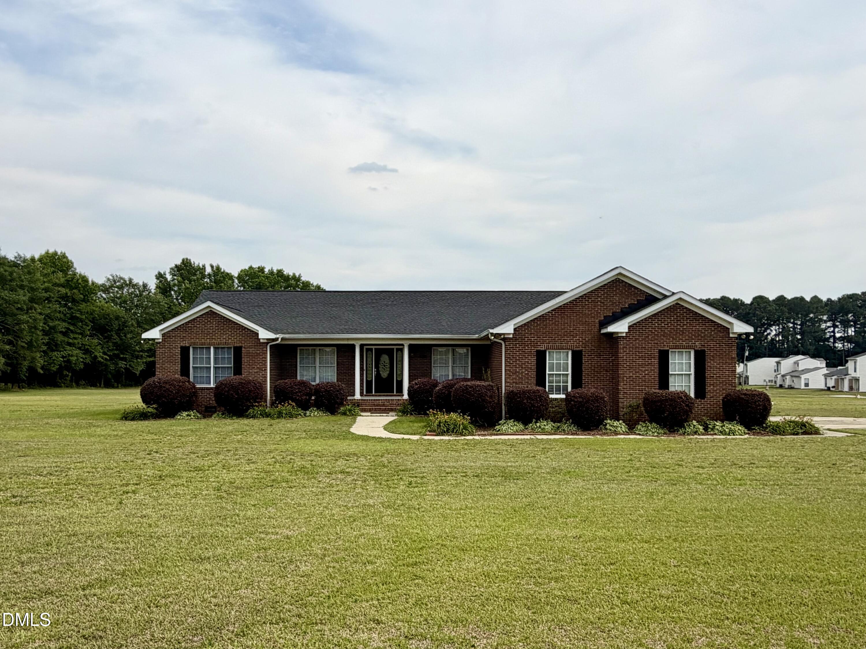 800 Carolina Drive — photo