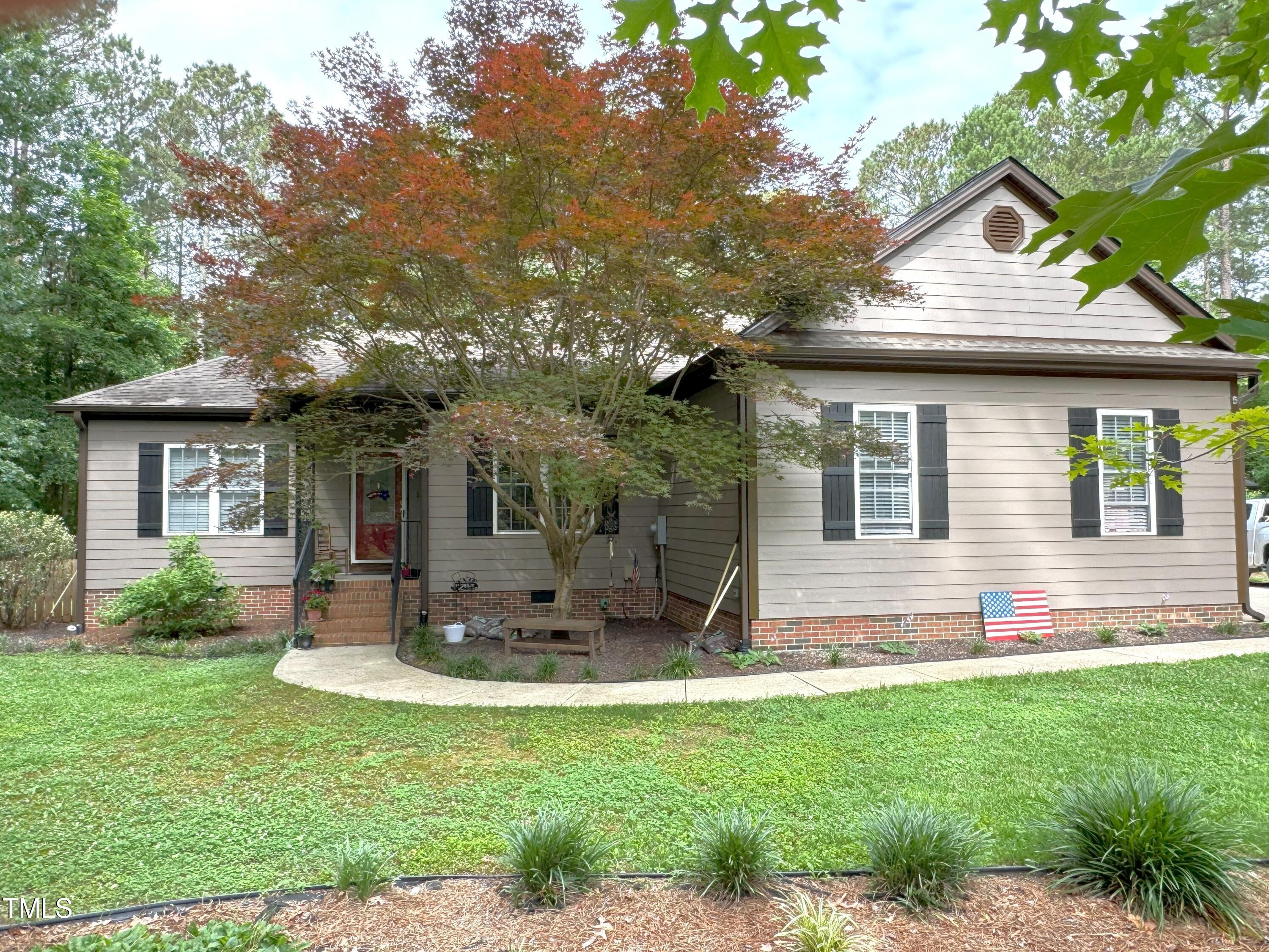 105 Perry Lane — photo