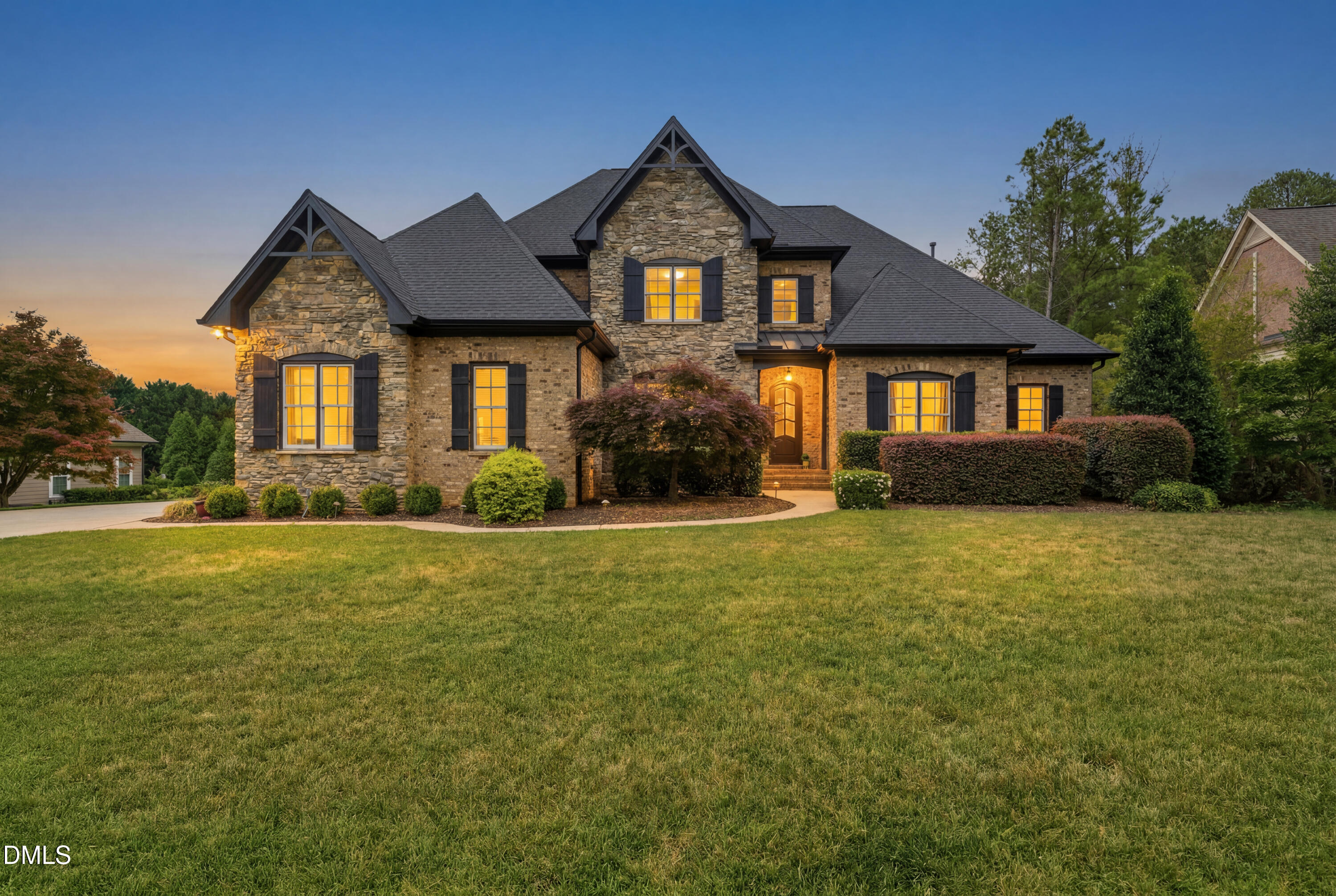 2515 Village Manor Way — photo