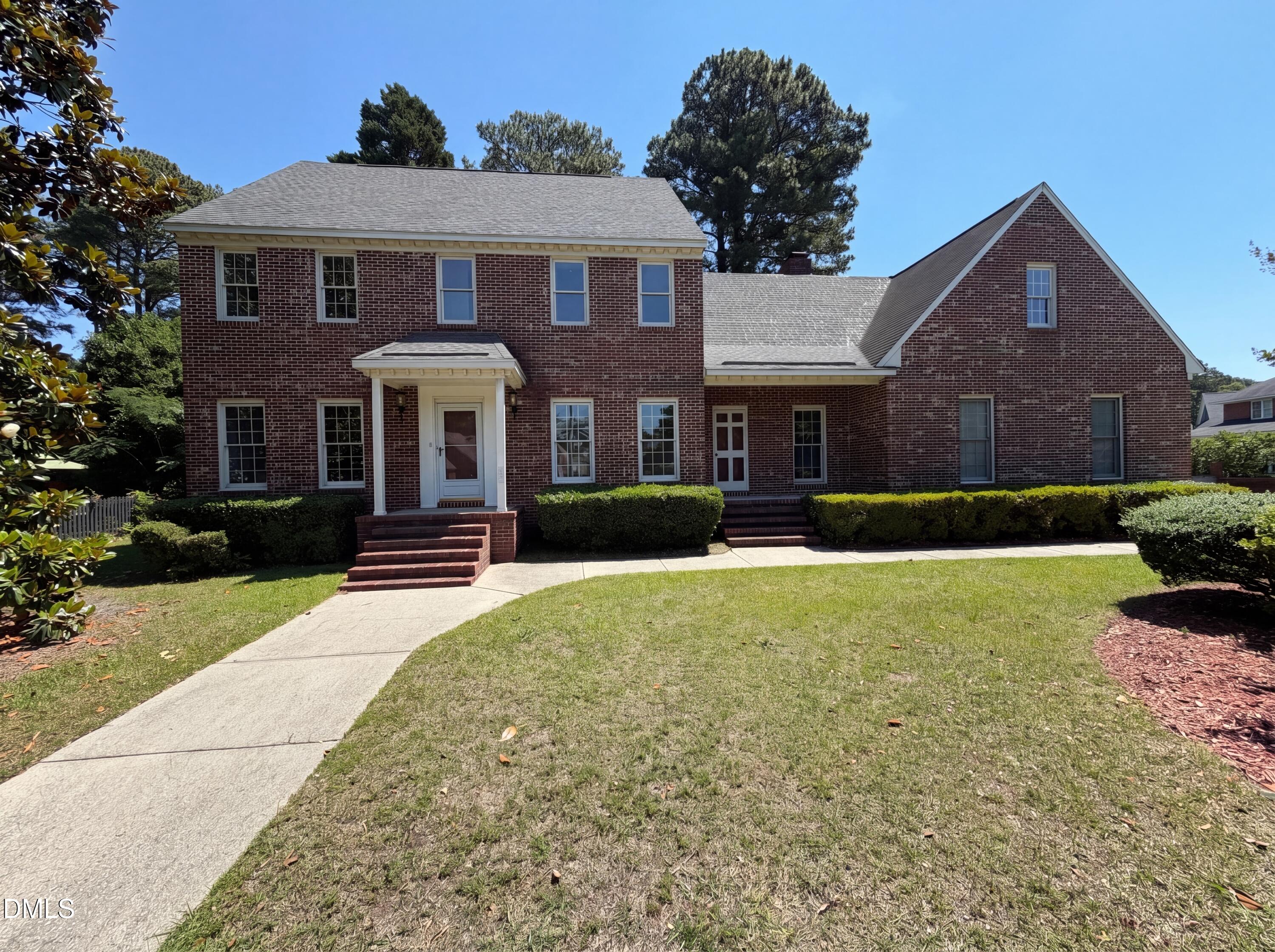 345 Courtyard Lane — photo