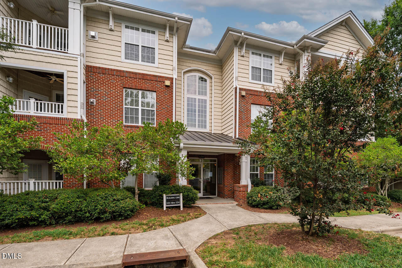 1221 Arborgate Circle — photo