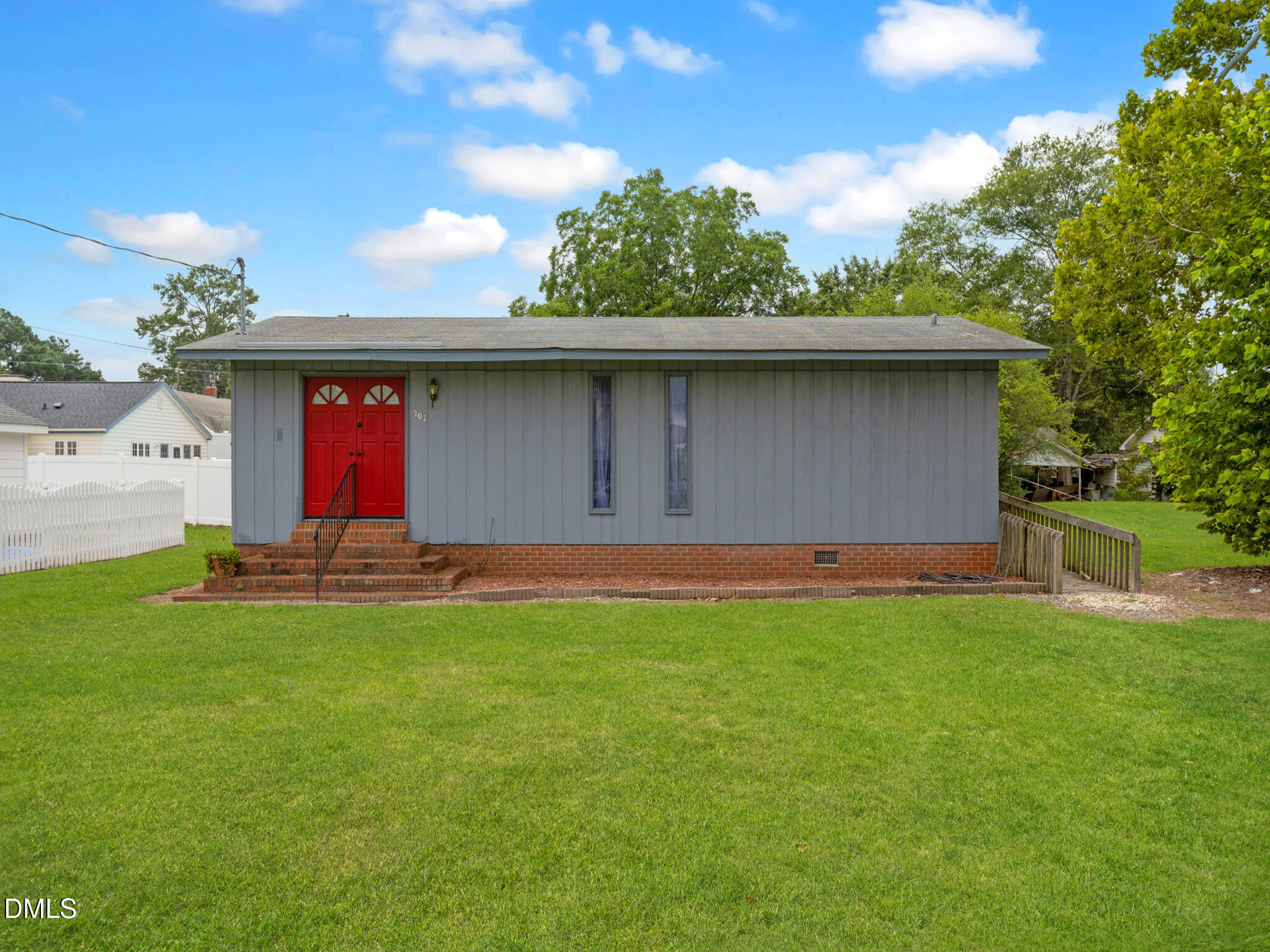 207 Price Street — photo