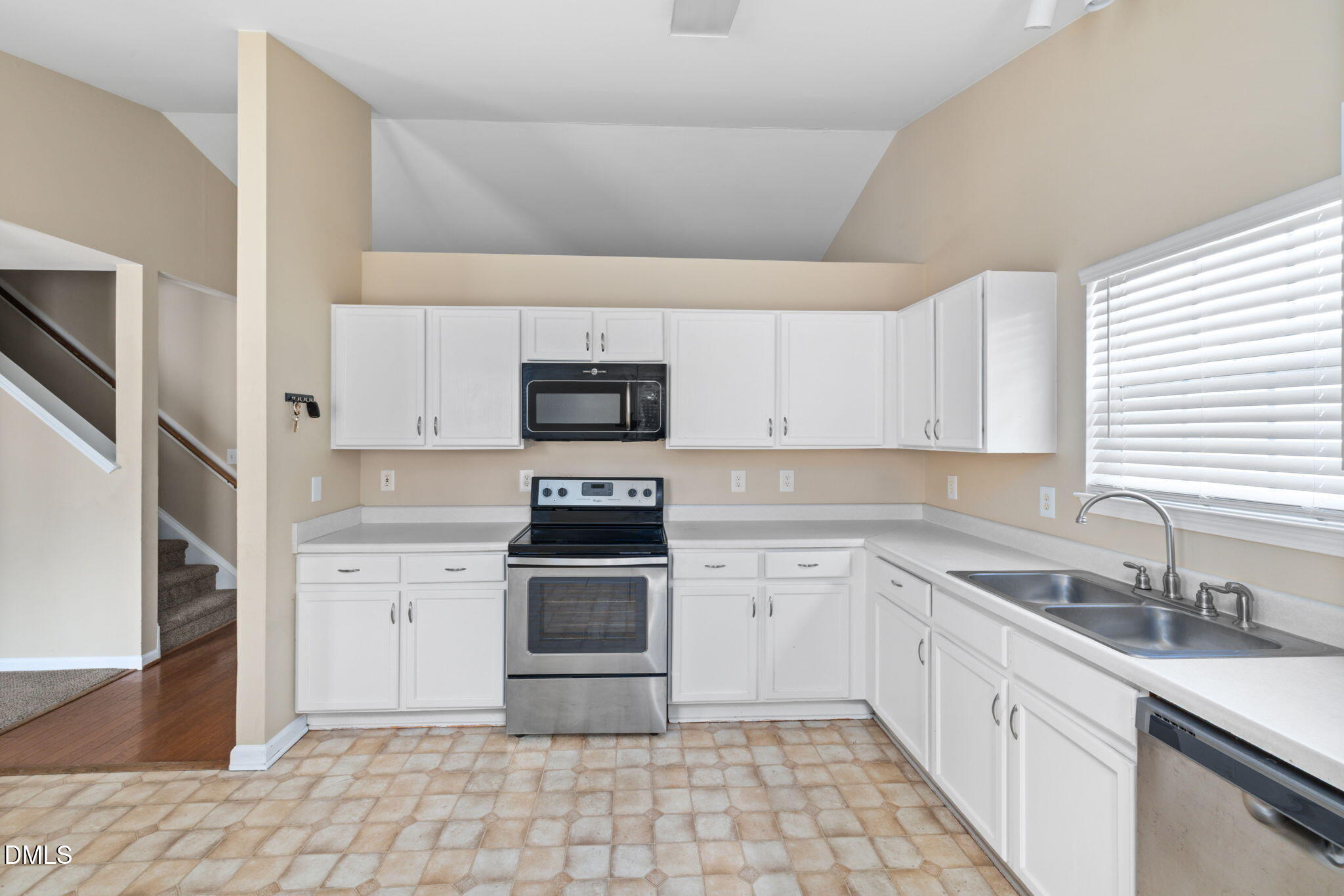 1524 Clover Ridge Court — photo