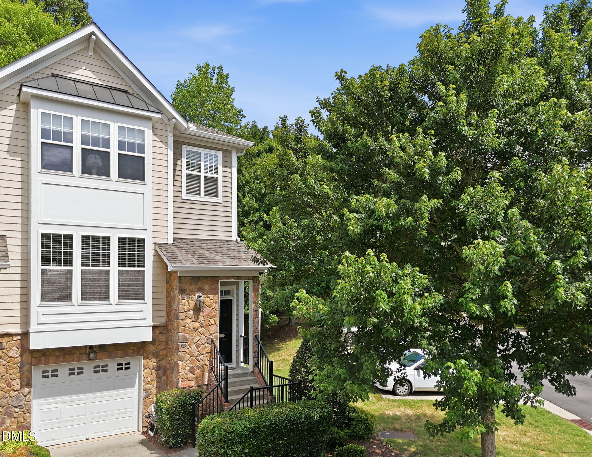 6102 Braidwood Court — photo