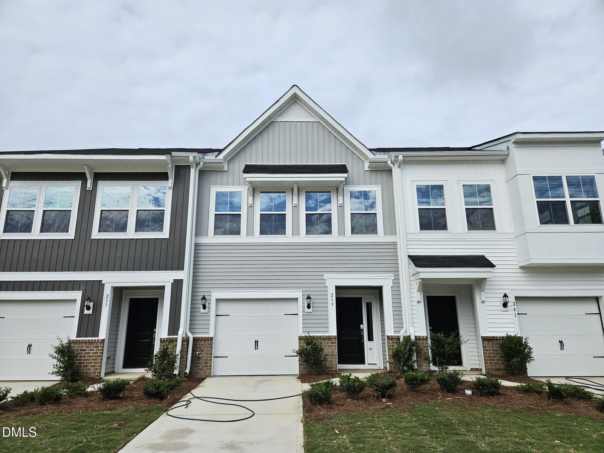 239 Elyse Overlook LP 42 — photo