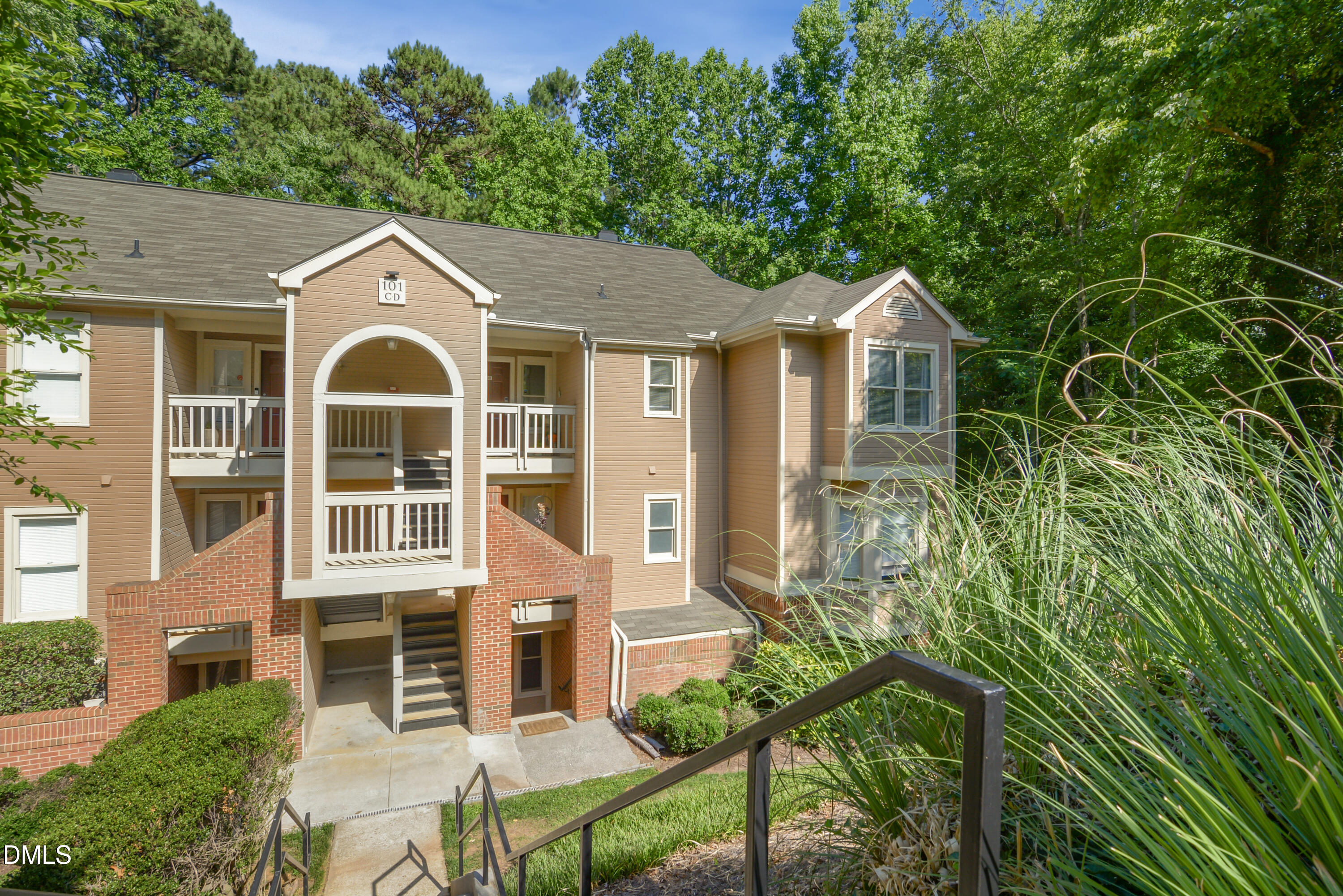 101-2D Marbury Court — photo