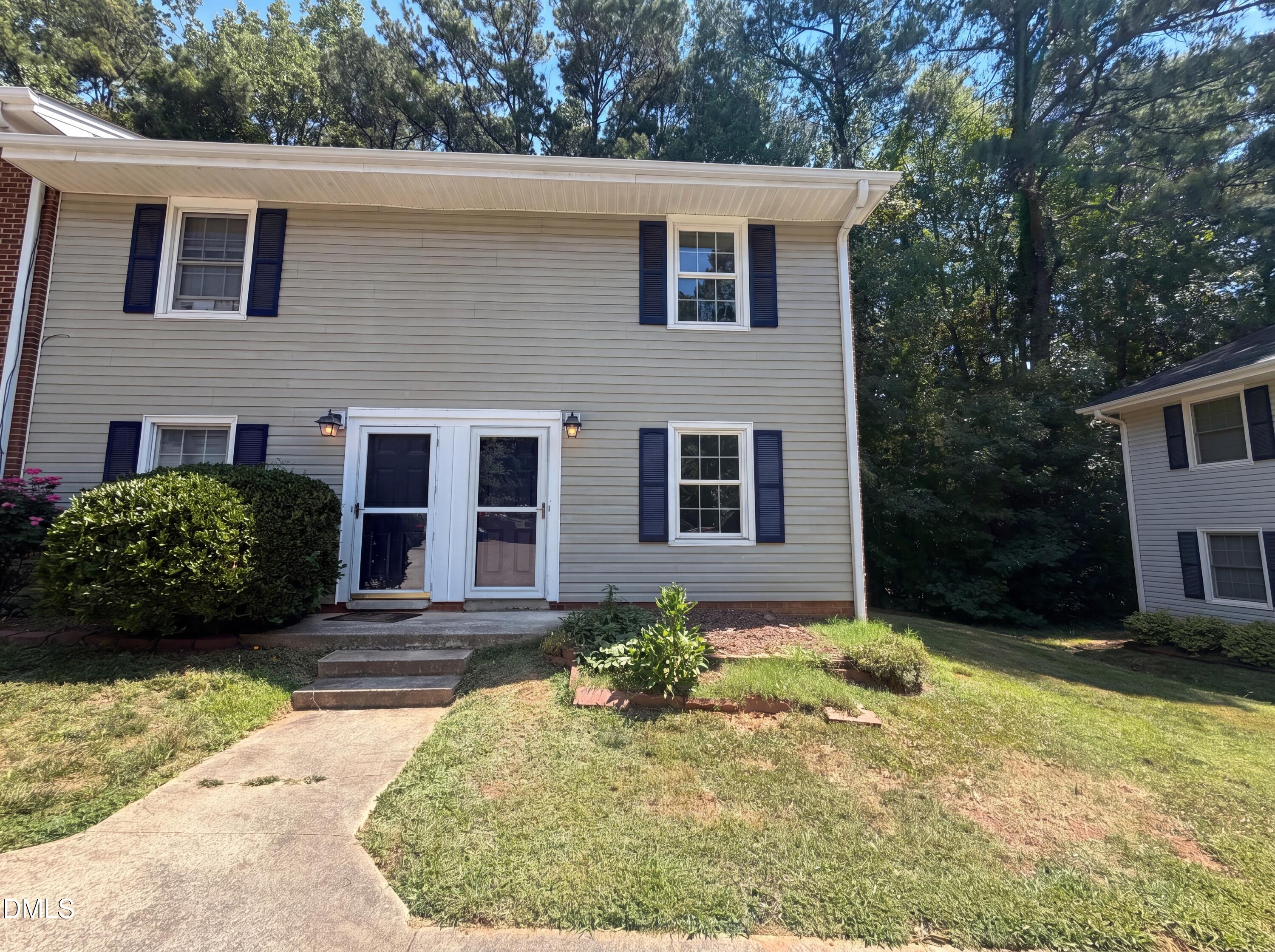 1041 Nottingham Court — photo