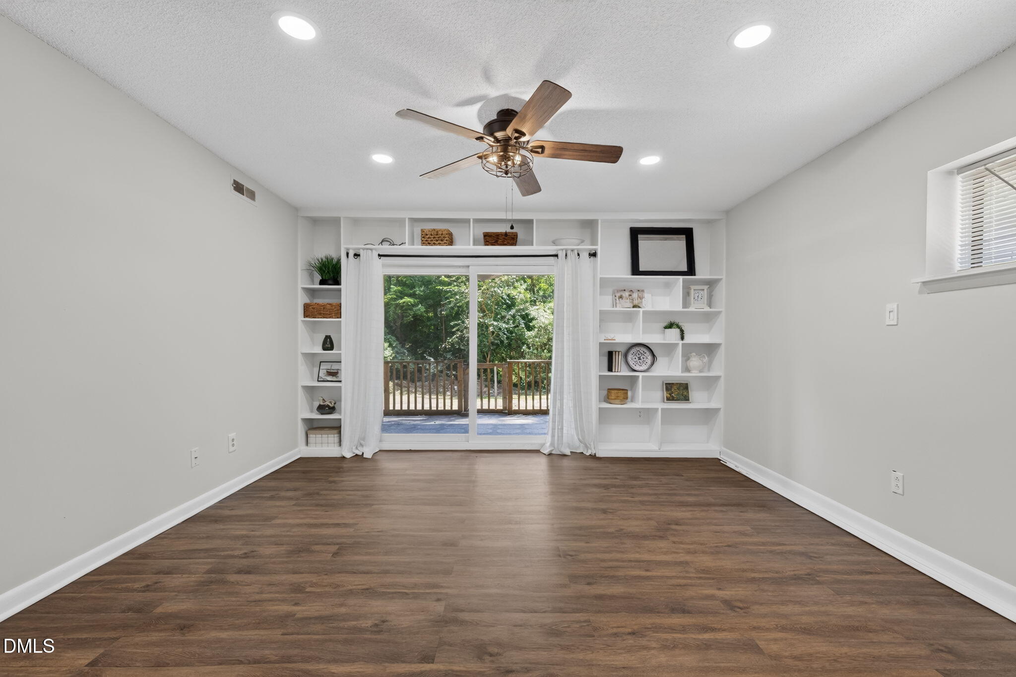 546 Pine Ridge Place, Raleigh, NC 27609 — photo 2