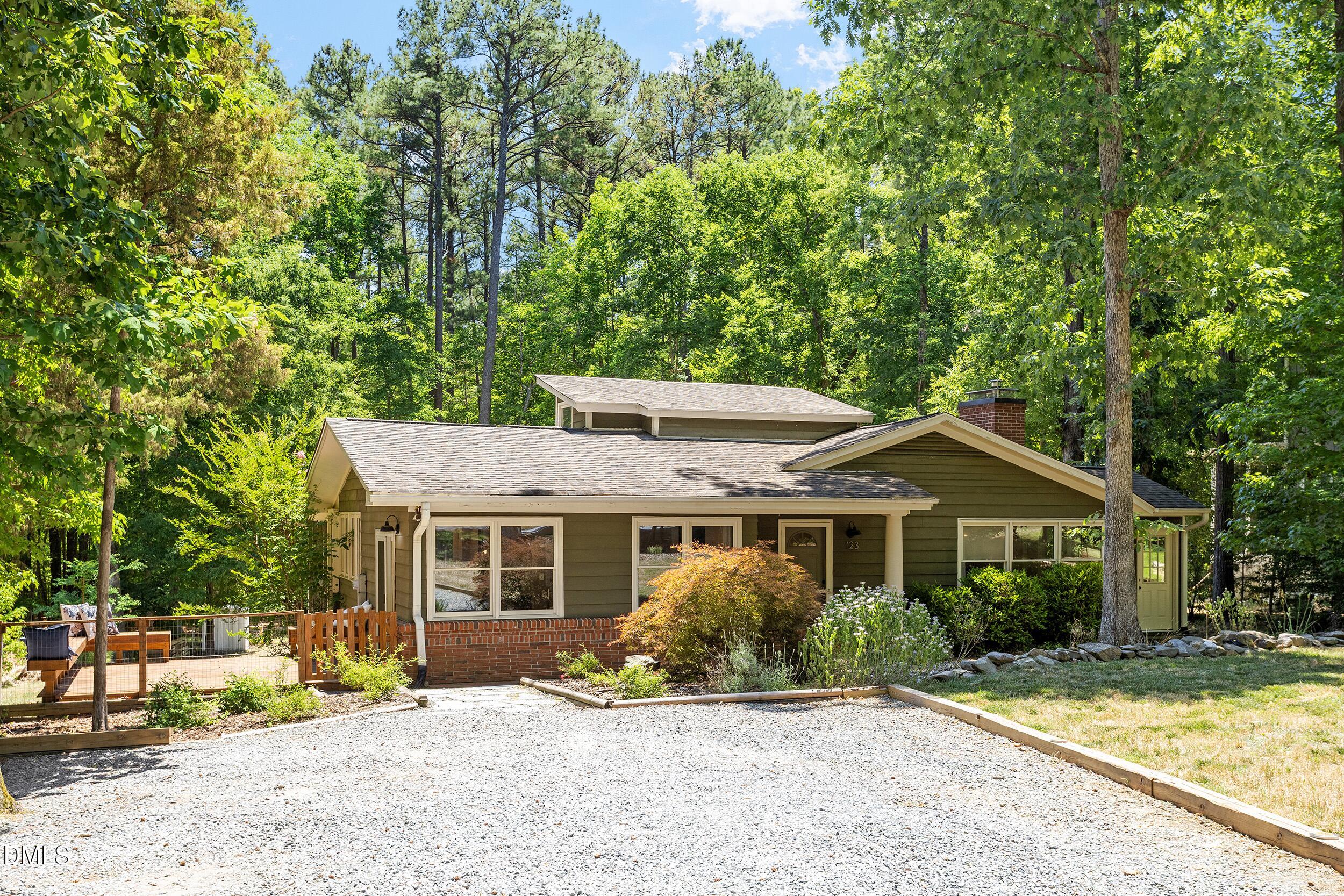 123 Windsor Circle — photo