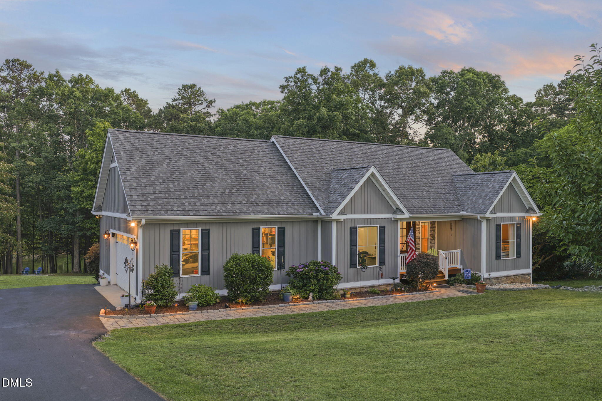 108 Oak View Drive — photo