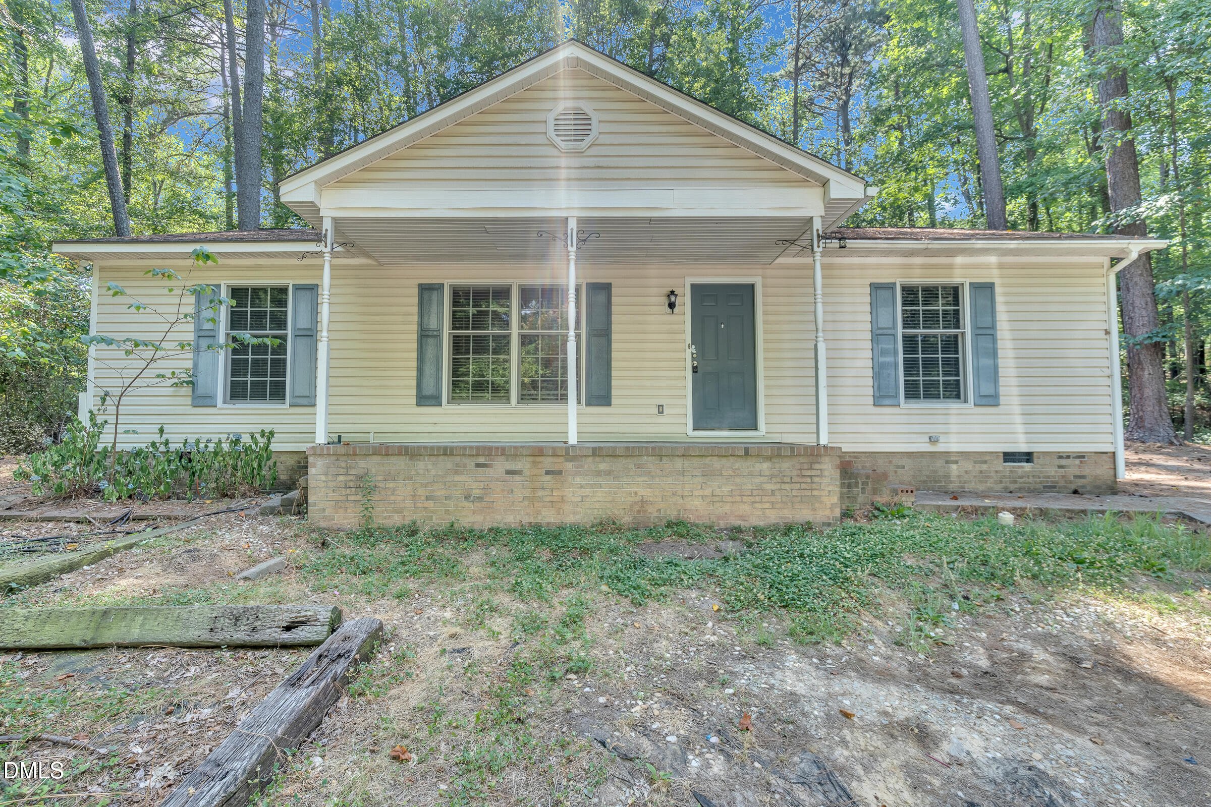 2021 Eastwood Drive — photo
