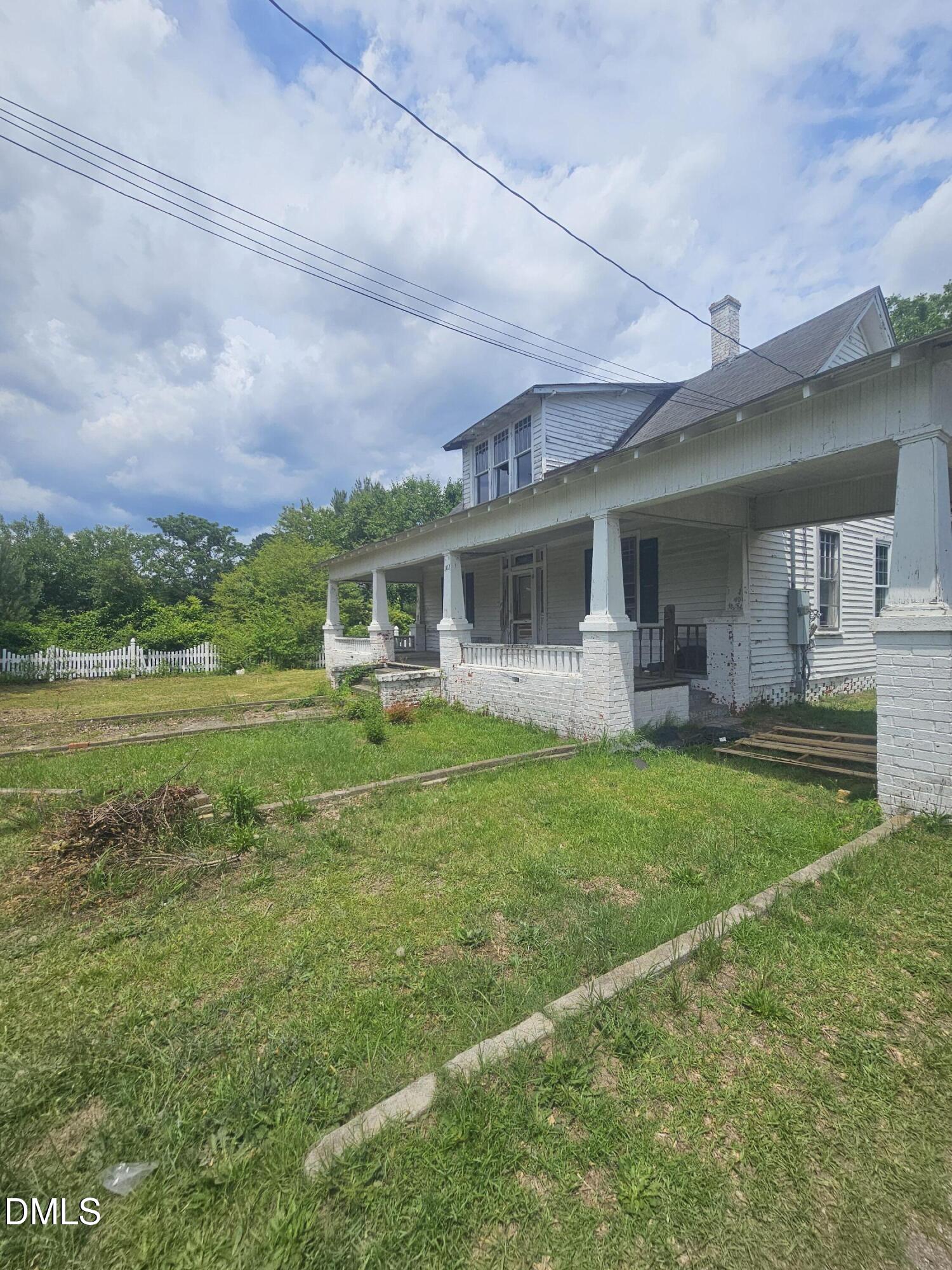 202 E Blanche Street — photo