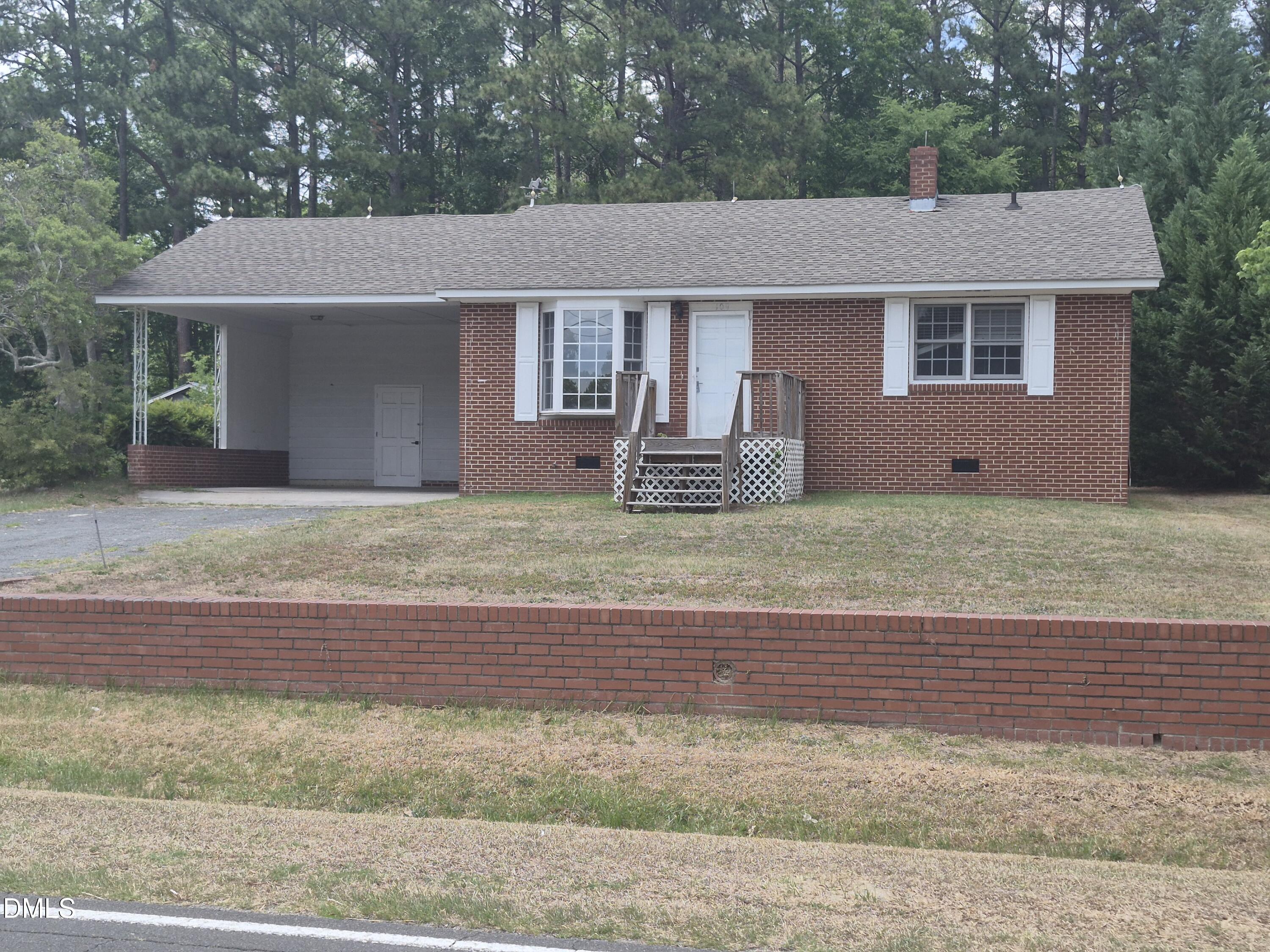 109 Moss Road — photo