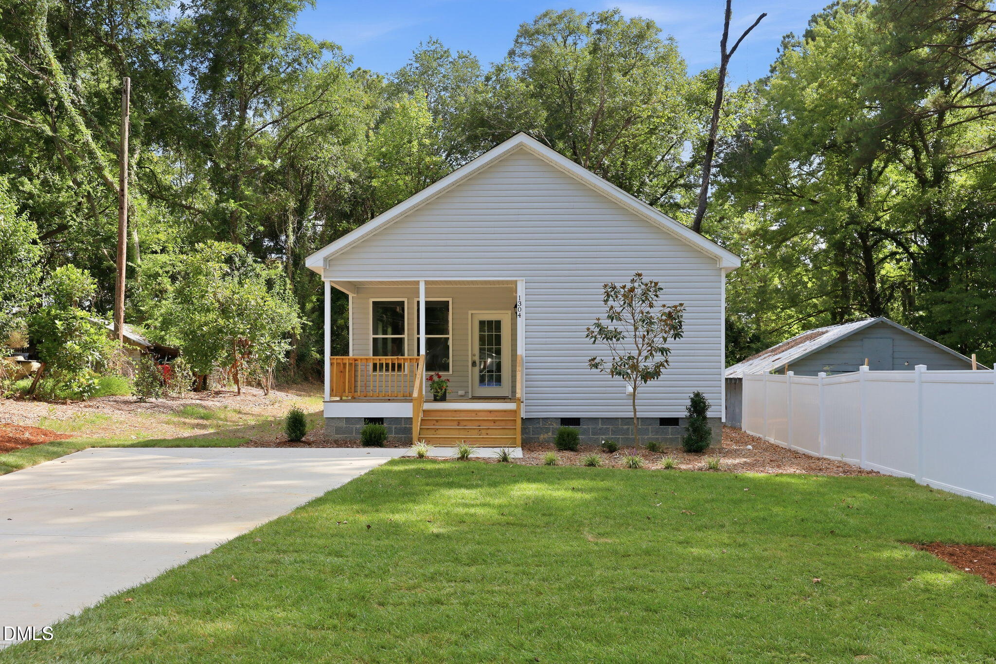 1304 Goldsboro Avenue — photo