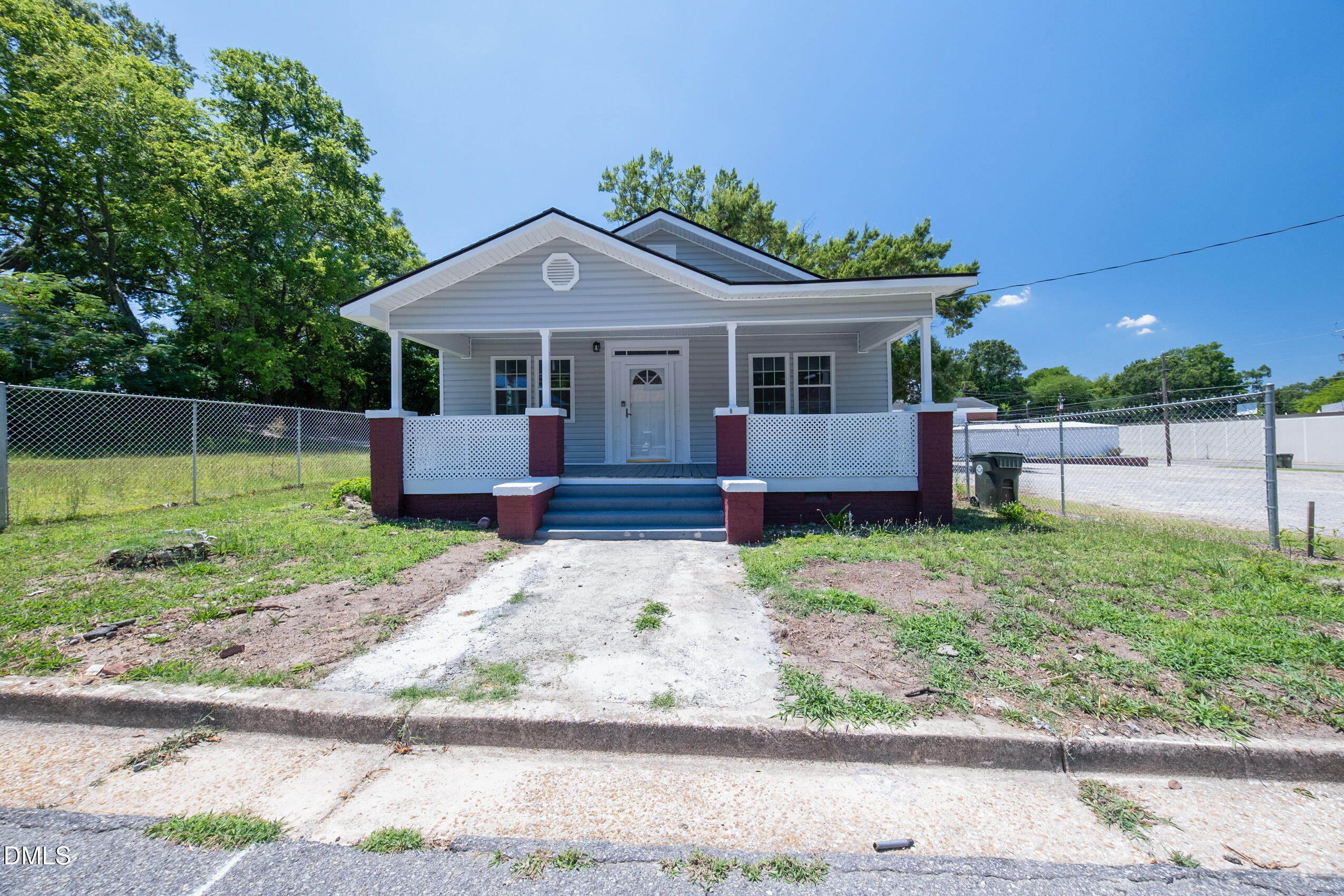 602 Simmons Street — photo